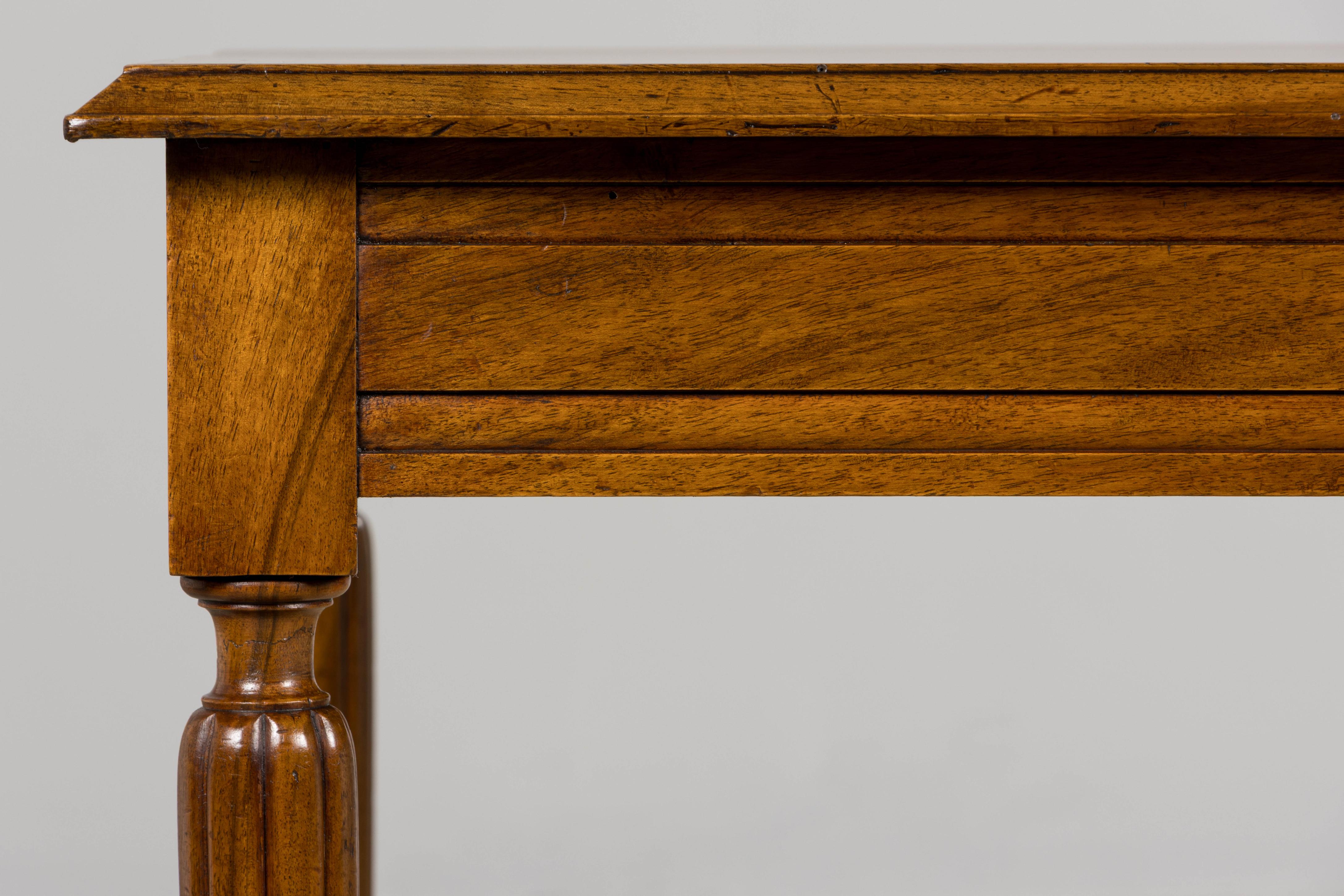 1920s French Art Deco Walnut Writing Table In Good Condition For Sale In Astoria, NY