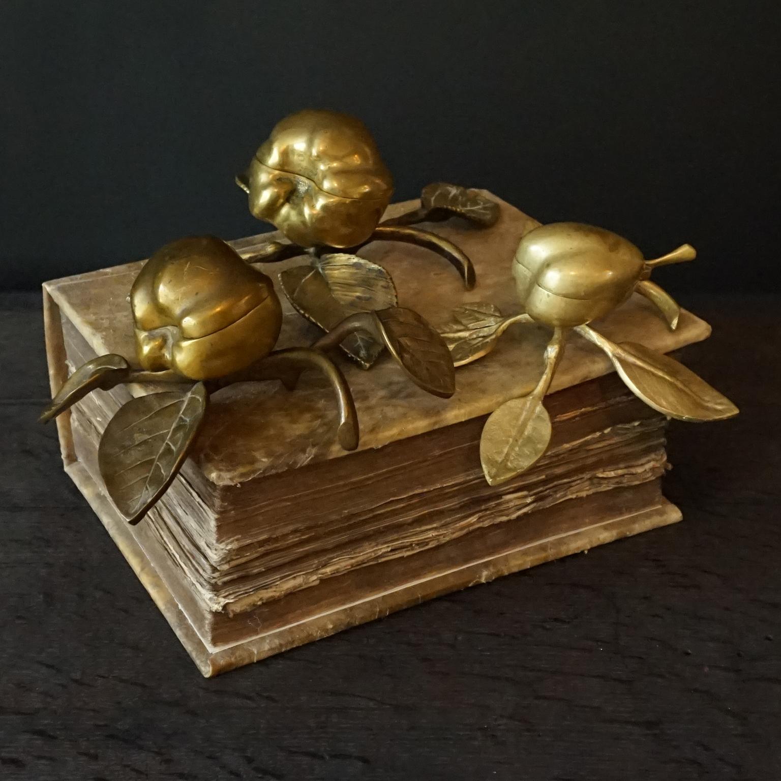 1920s French Art Nouveau Three Bronze Hinged Apples and Pear Trinket Boxes For Sale 5