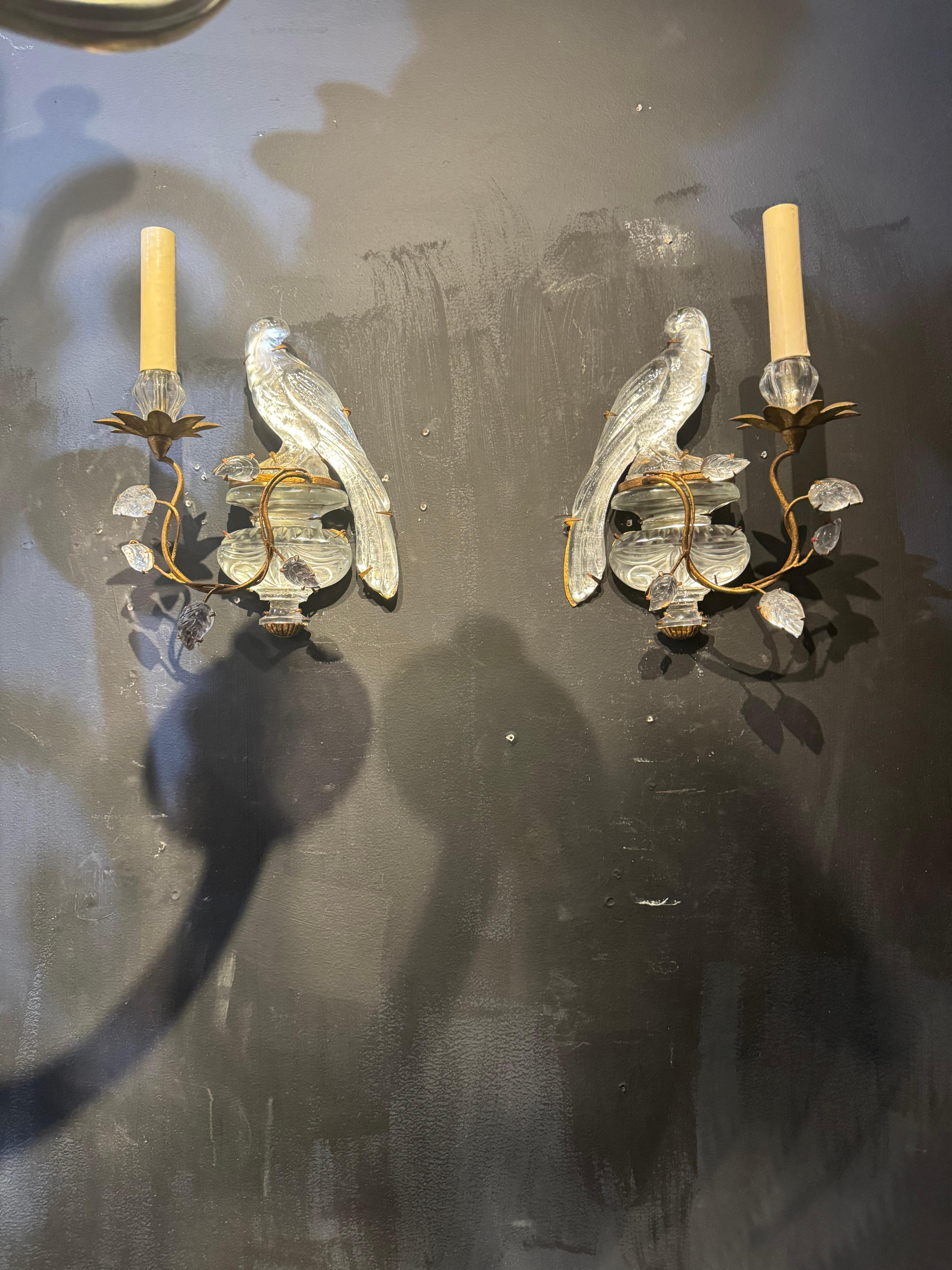 Apliques de Pájaro Bagues Franceses de 1920 con 1 Luz de Hoja de Oro principios del siglo XX en venta