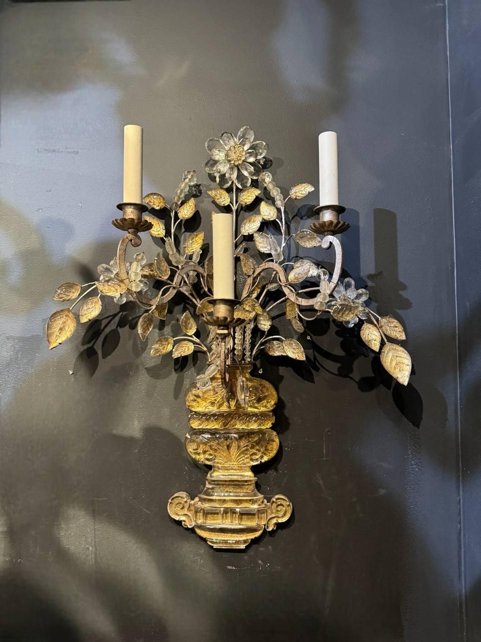 Argentato Grande applique a tre luci in foglia d'argento Bagues francese degli anni '20 in vendita