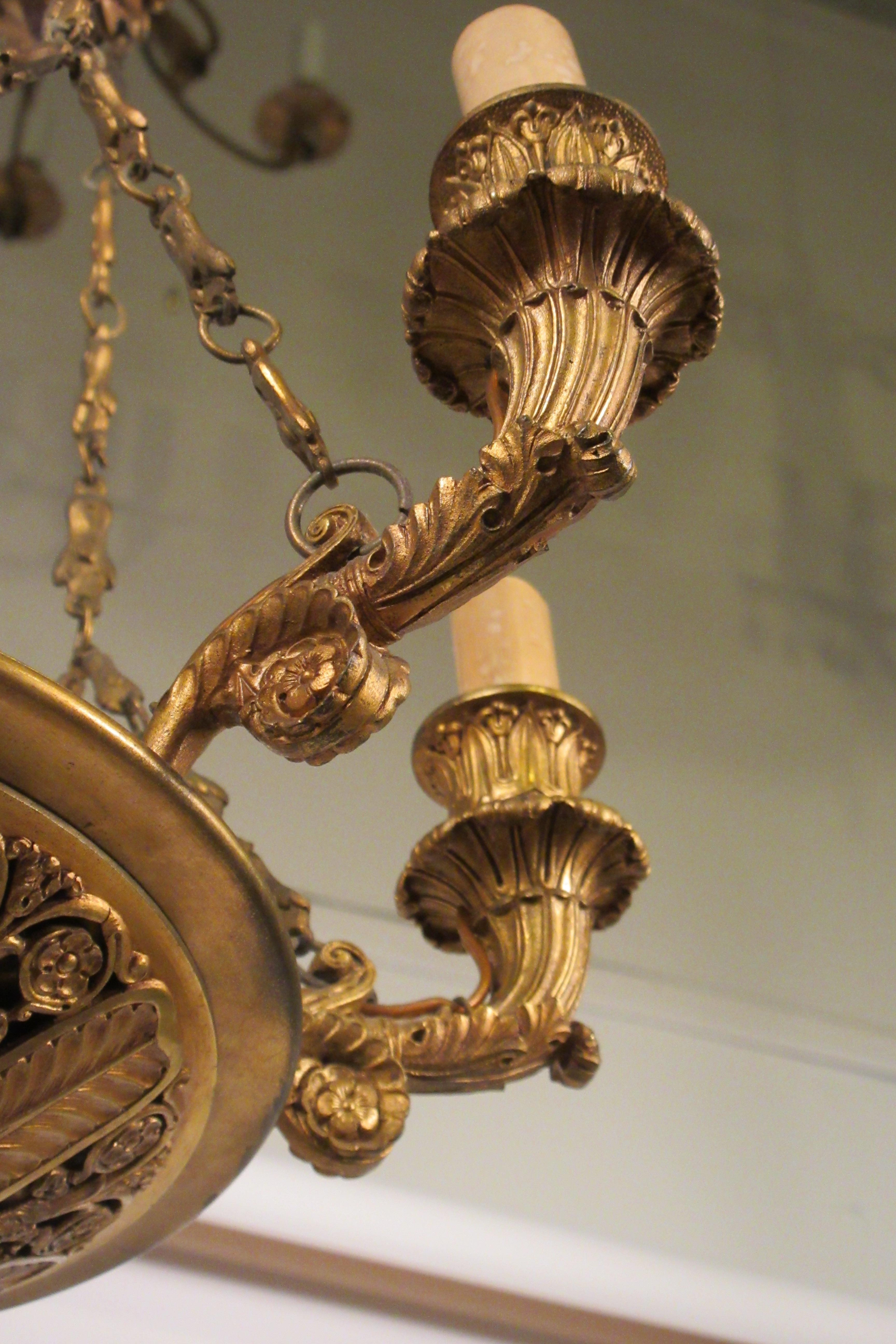1920s French Bronze Small Classical Chandelier For Sale 1