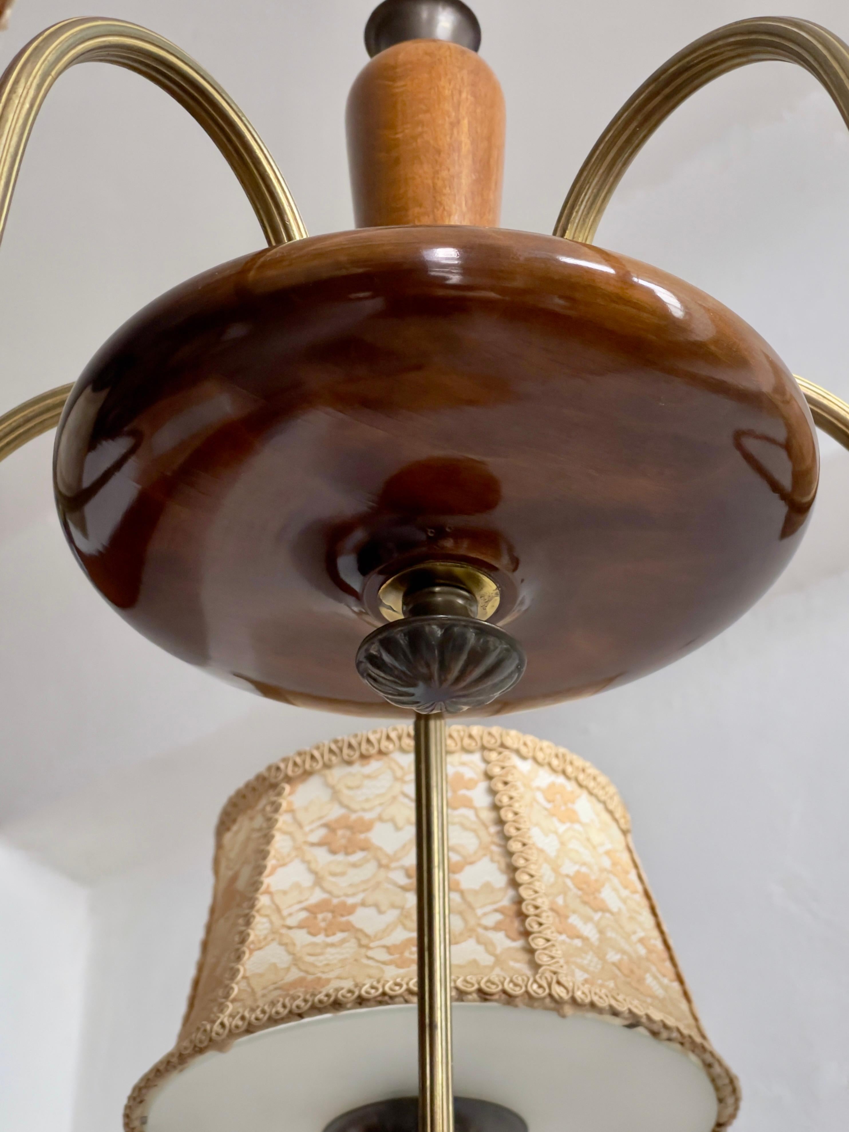 1920s French Chandelier in lacquered wood, bronze, brass and frosted glass. For Sale 4