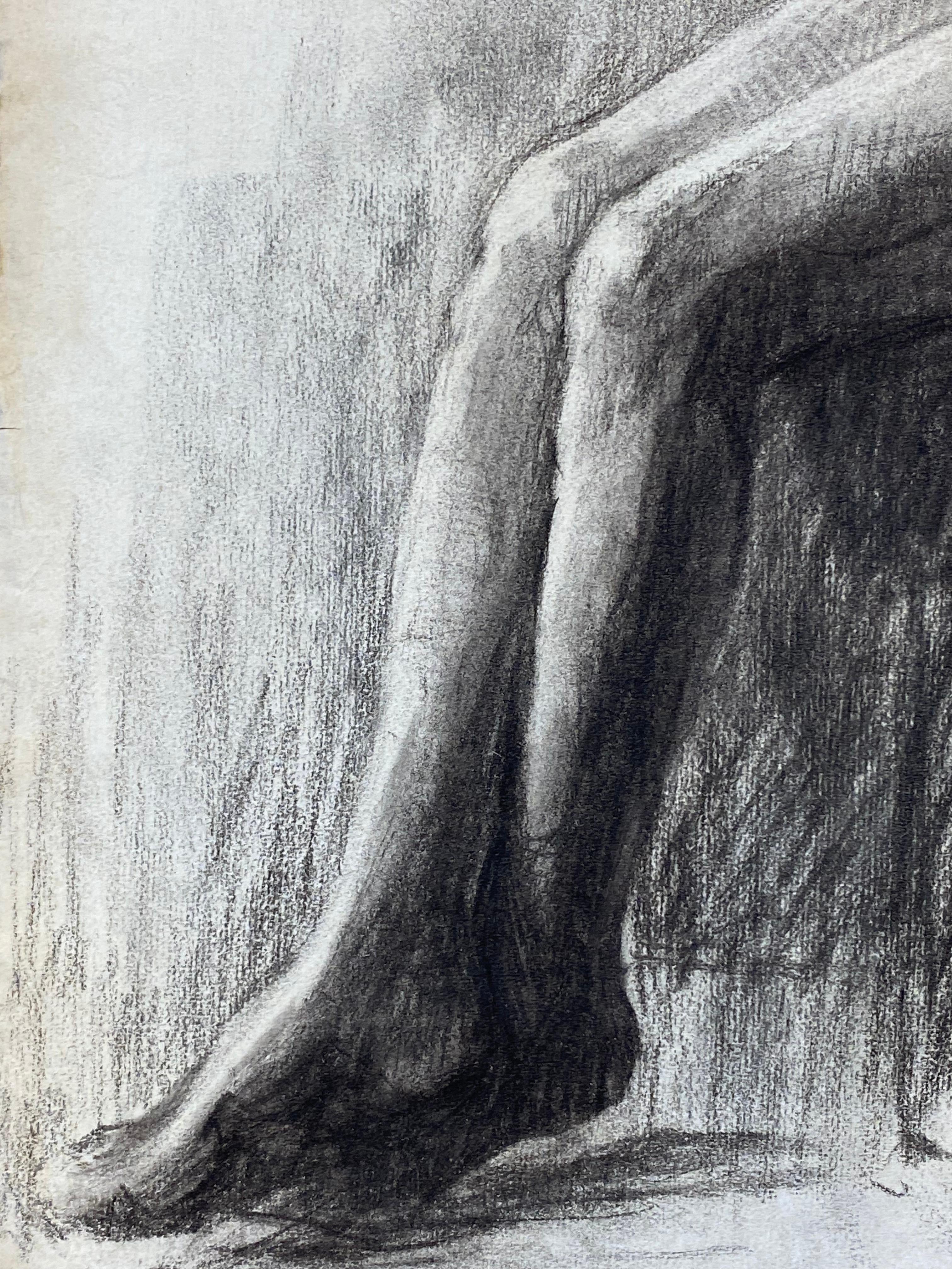 XX secolo Schizzo a carboncino francese del 1920 di una donna nuda seduta, modella dell'artista in vendita
