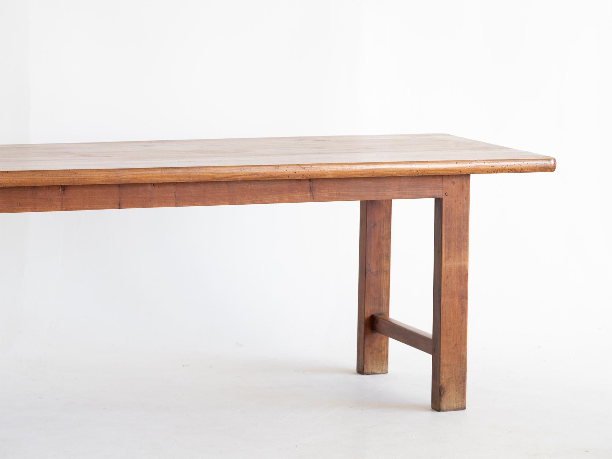 1920s French Cherrywood Farmhouse Dining Table In Good Condition In Wembley, GB