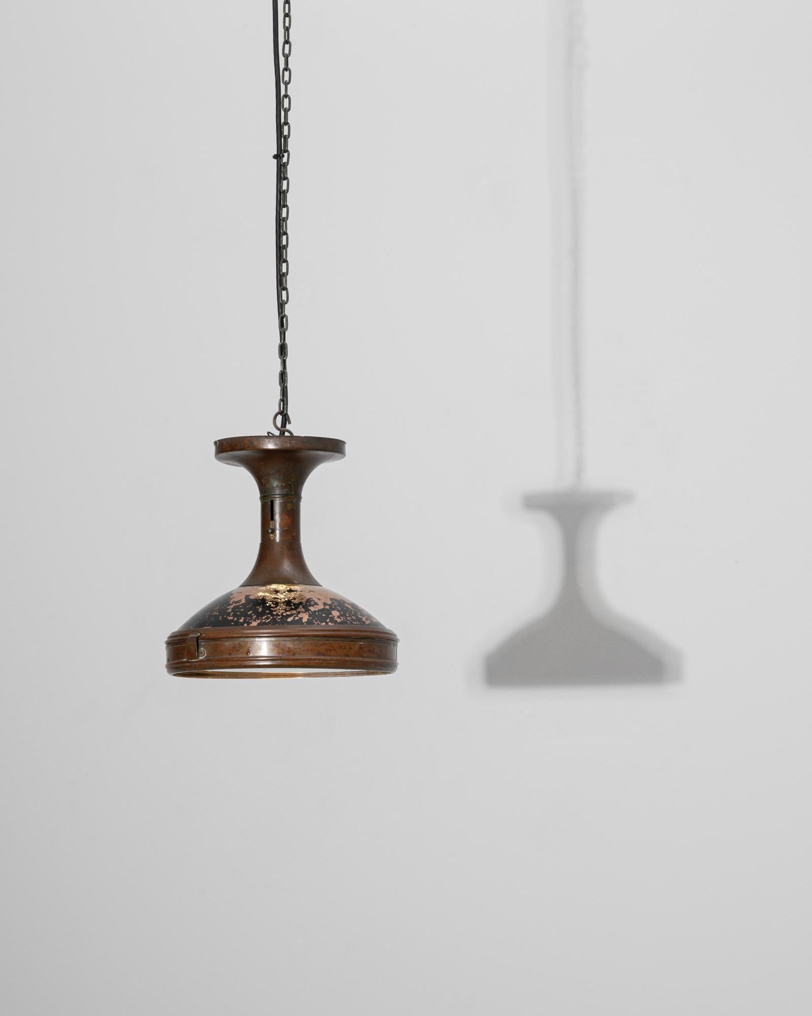 Lámpara colgante industrial francesa de cobre de los años 20 siglo XX en venta