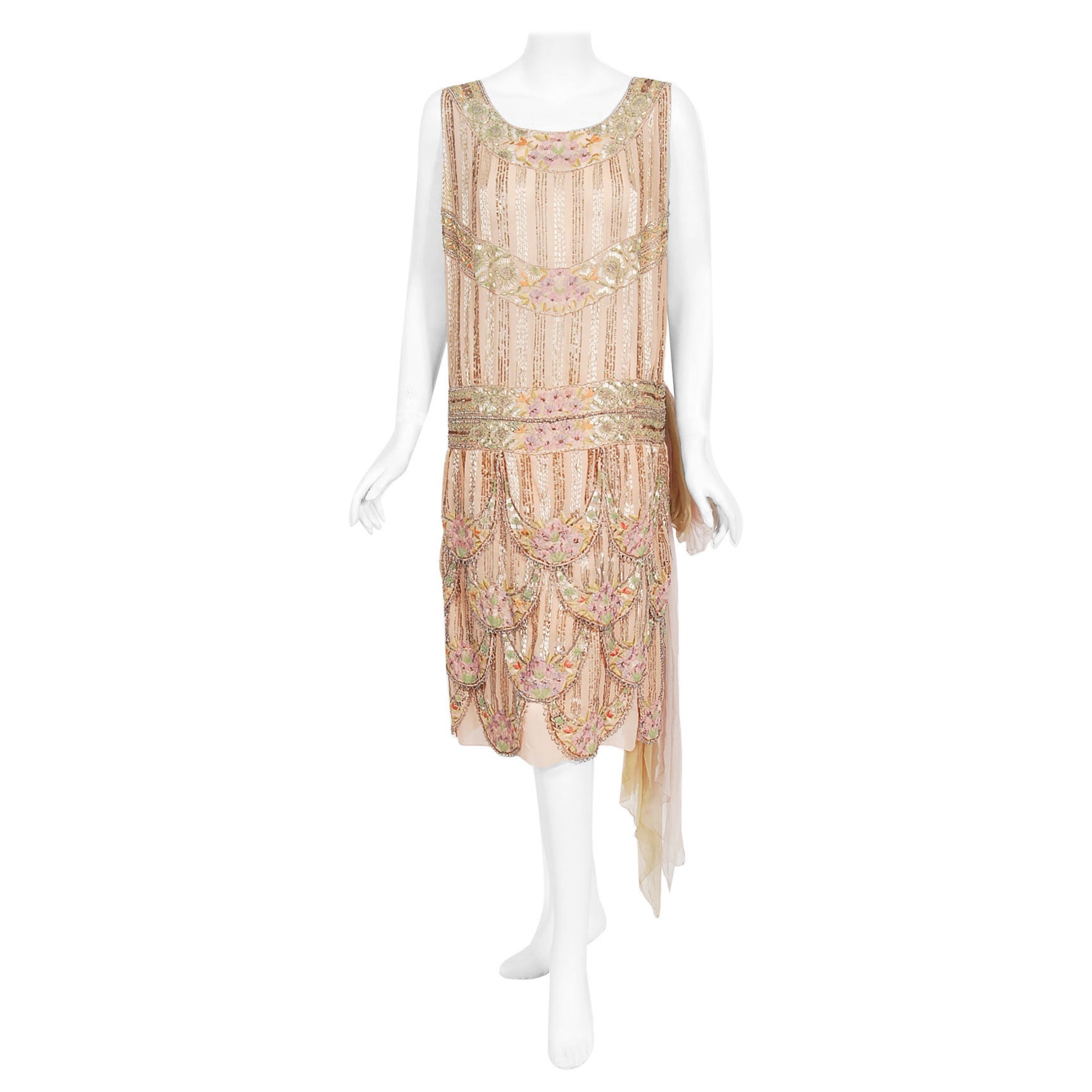 1920s French Couture Beaded Embroidered Blush-Pink Silk Petal Deco Flapper Dress For Sale