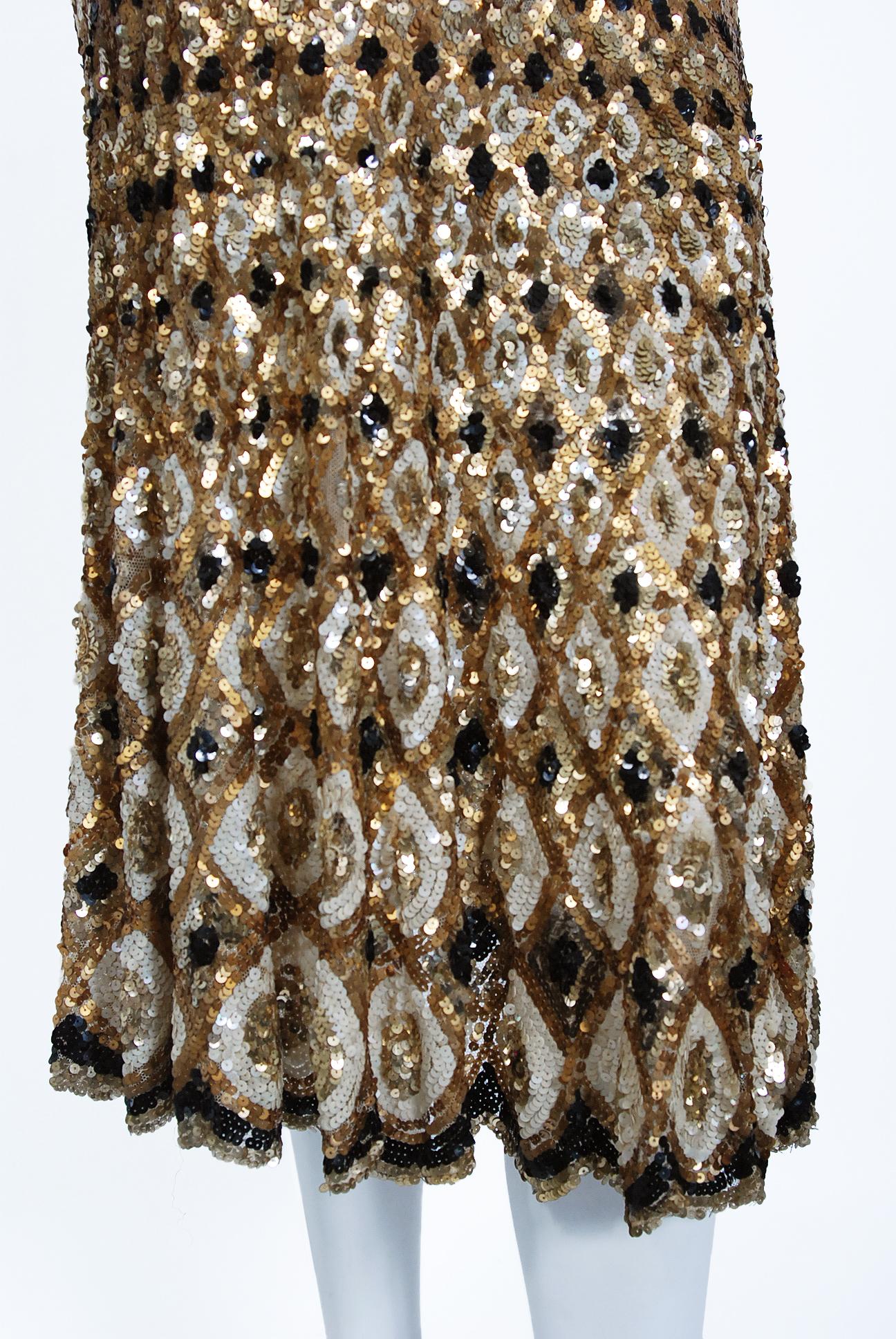 1920's French Couture Gold & Black Art-Deco Sequin Scalloped Flapper Dress  In Good Condition In Beverly Hills, CA