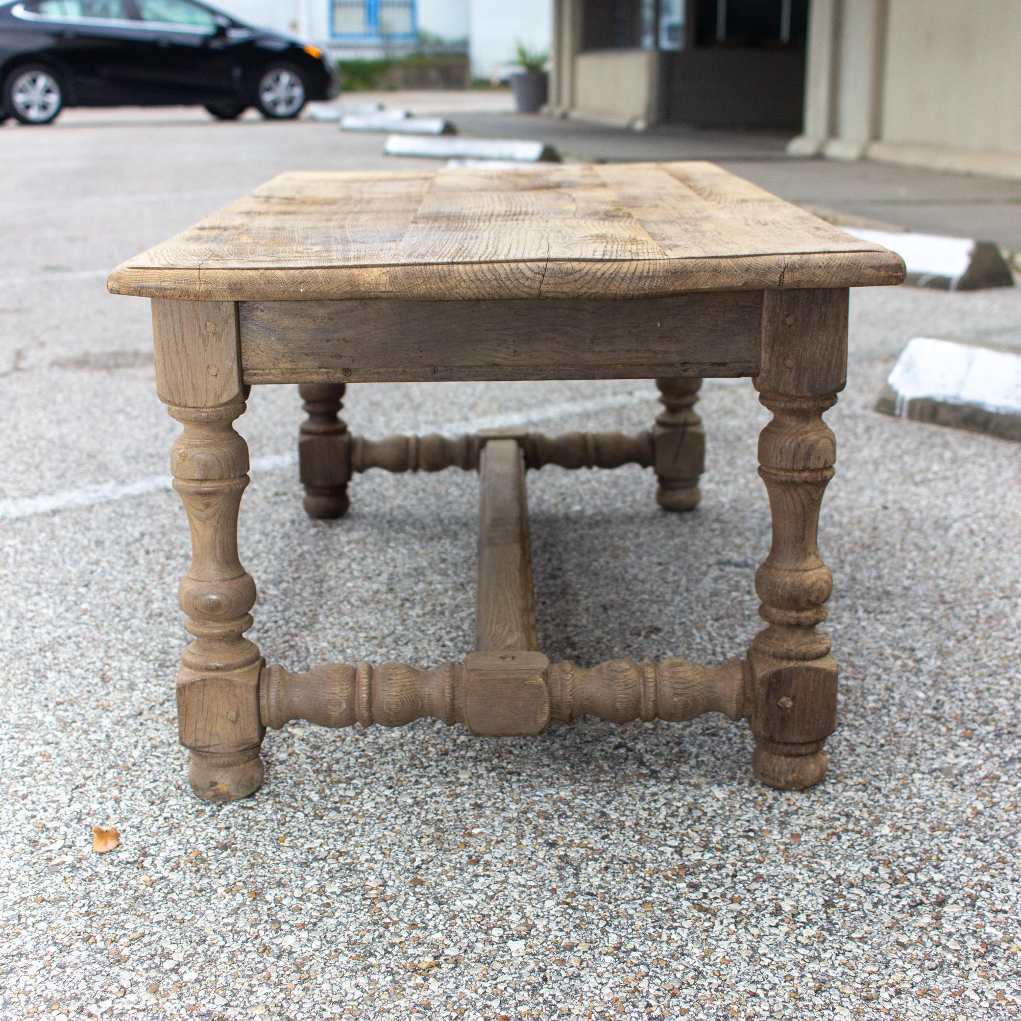 1920s French Distressed Oak Coffee Table with Drawer In Fair Condition In Houston, TX