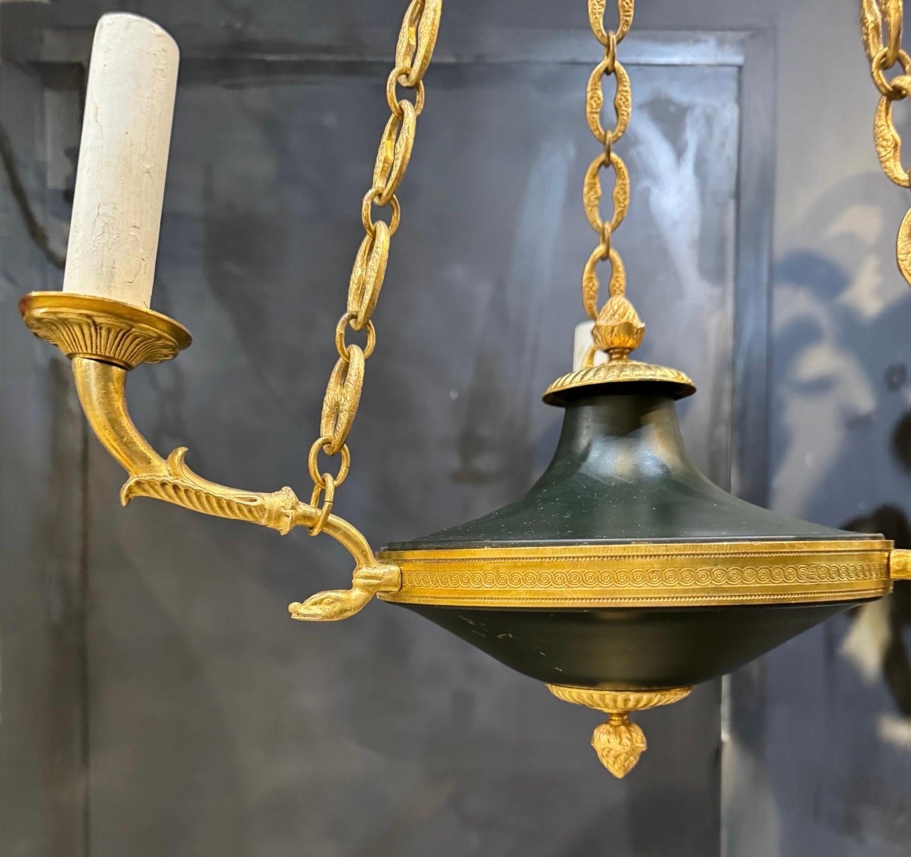 Stile impero Piccolo lampadario impero francese del 1920 a 3 luci in vendita