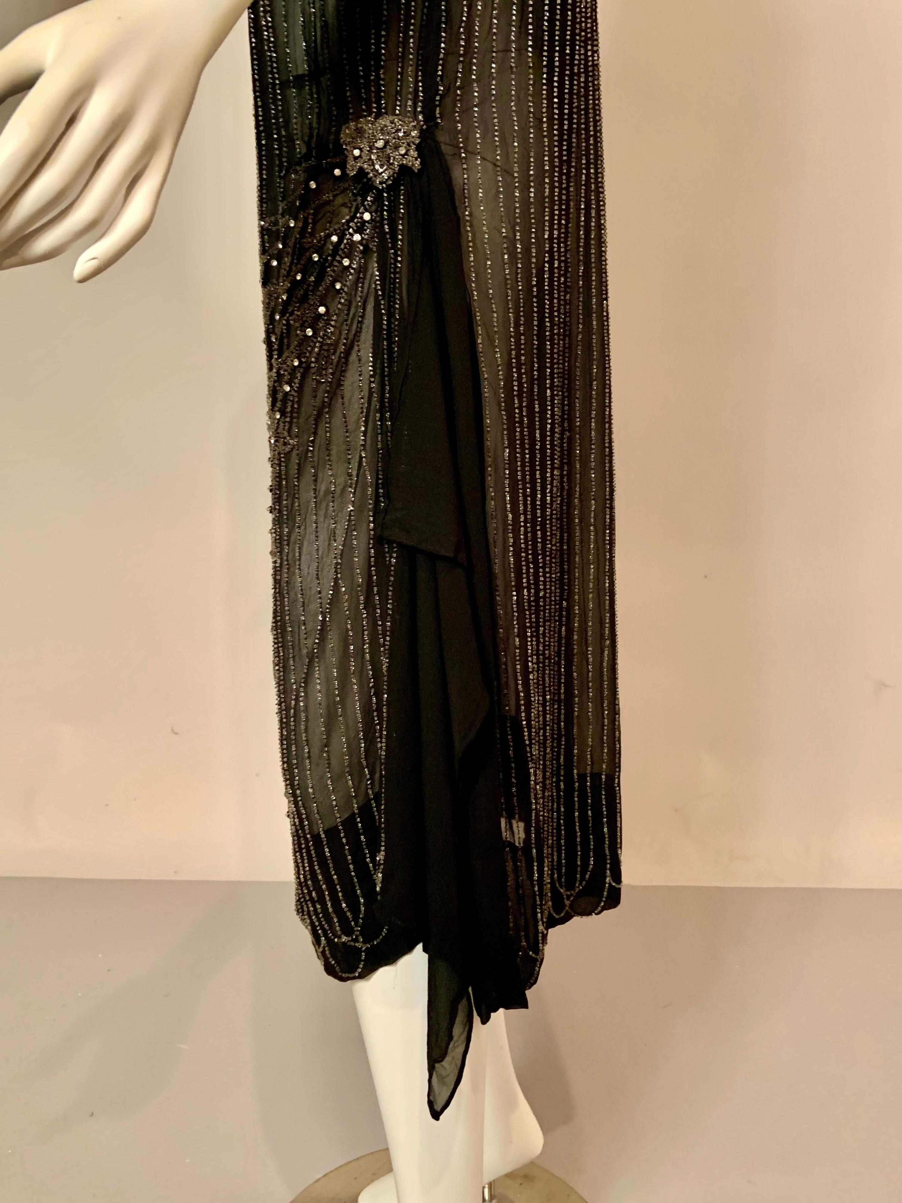 1920's French Flapper Dress  Black Silk with Sparkling Beadwork For Sale 3