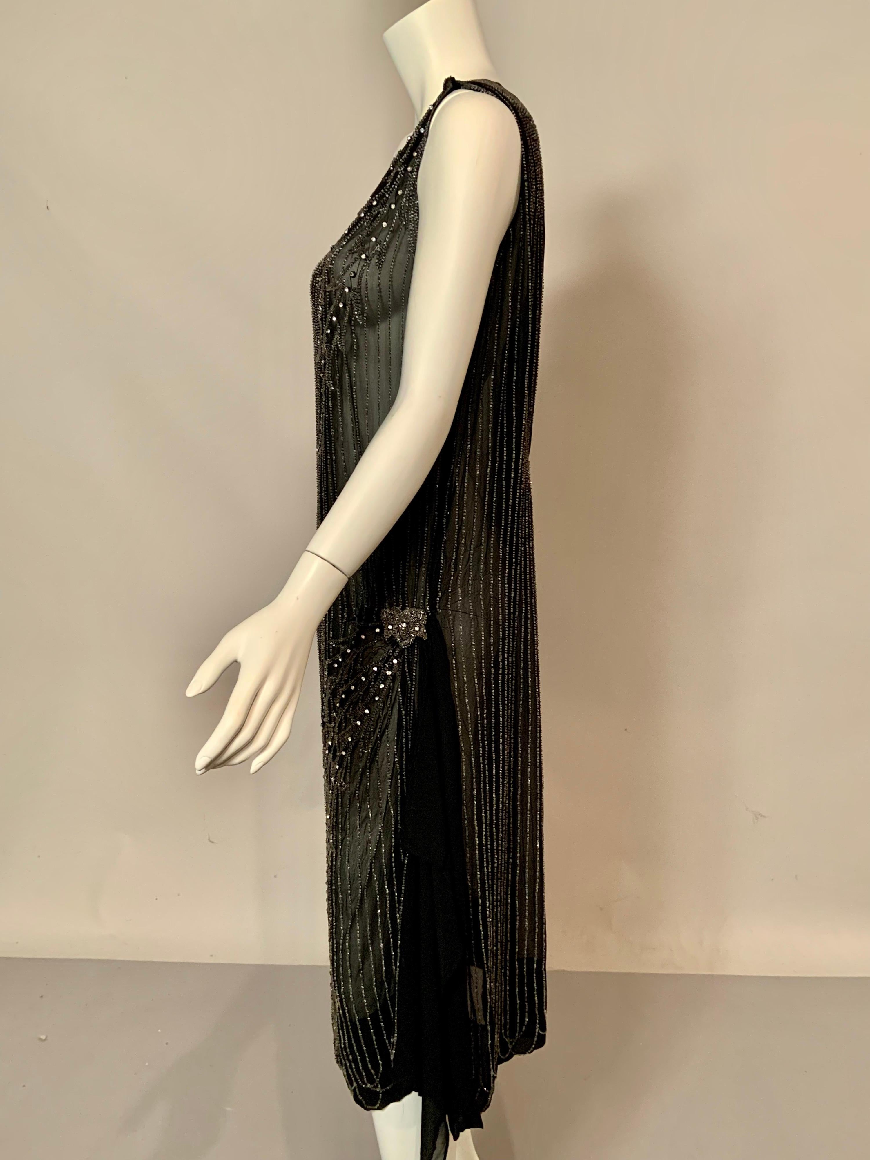 1920's French Flapper Dress  Black Silk with Sparkling Beadwork For Sale 2