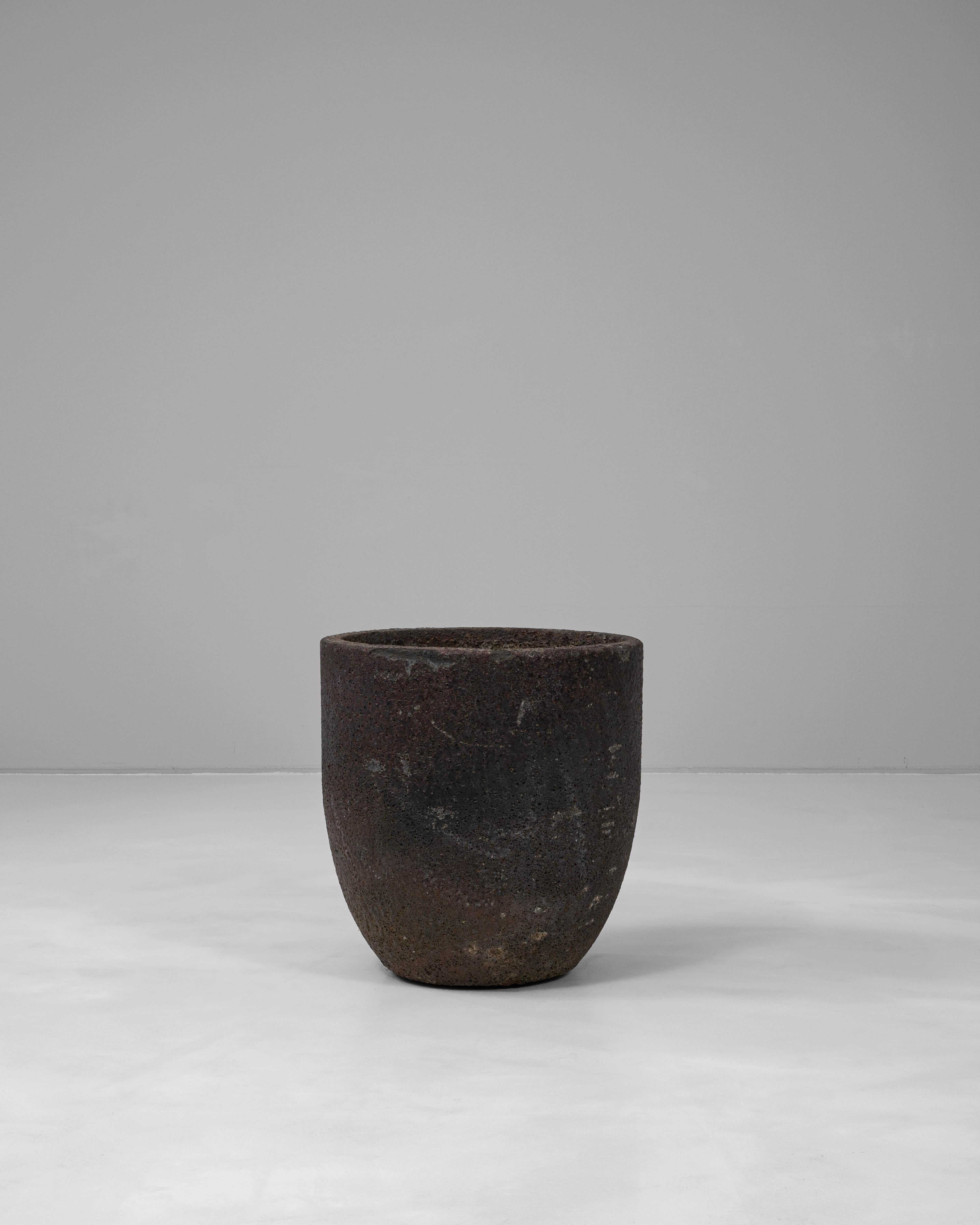 1920s French Foundry Crucible In Good Condition For Sale In High Point, NC