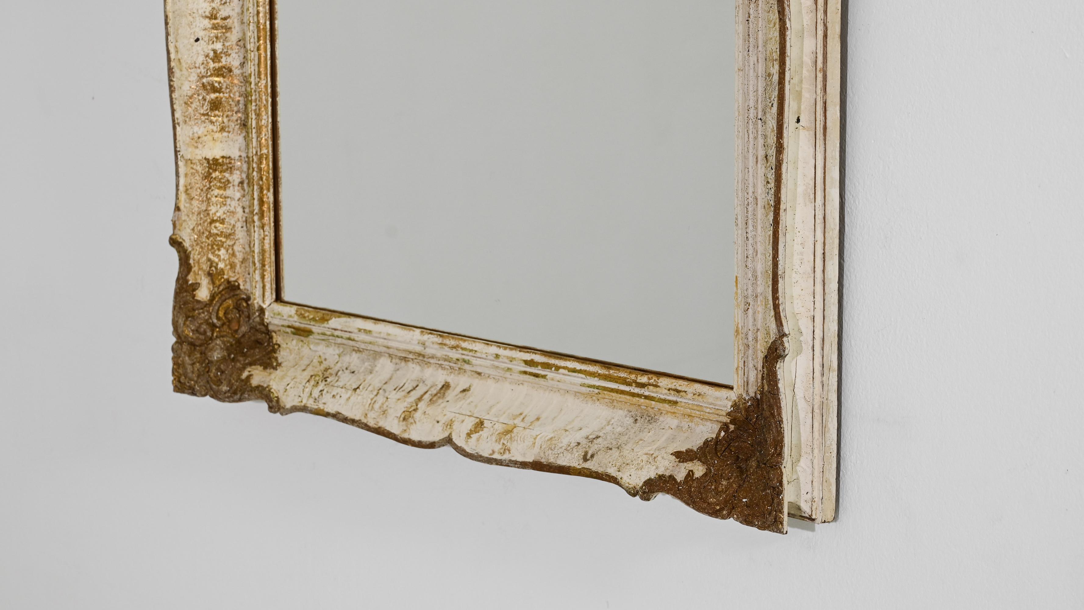 1920s French Gilded White Wall Mirror In Good Condition In High Point, NC