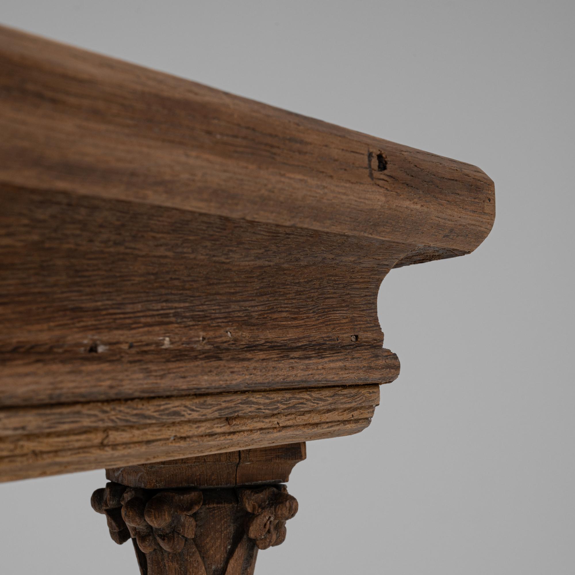 Piedistallo in legno in stile gotico francese del 1920 in vendita 4