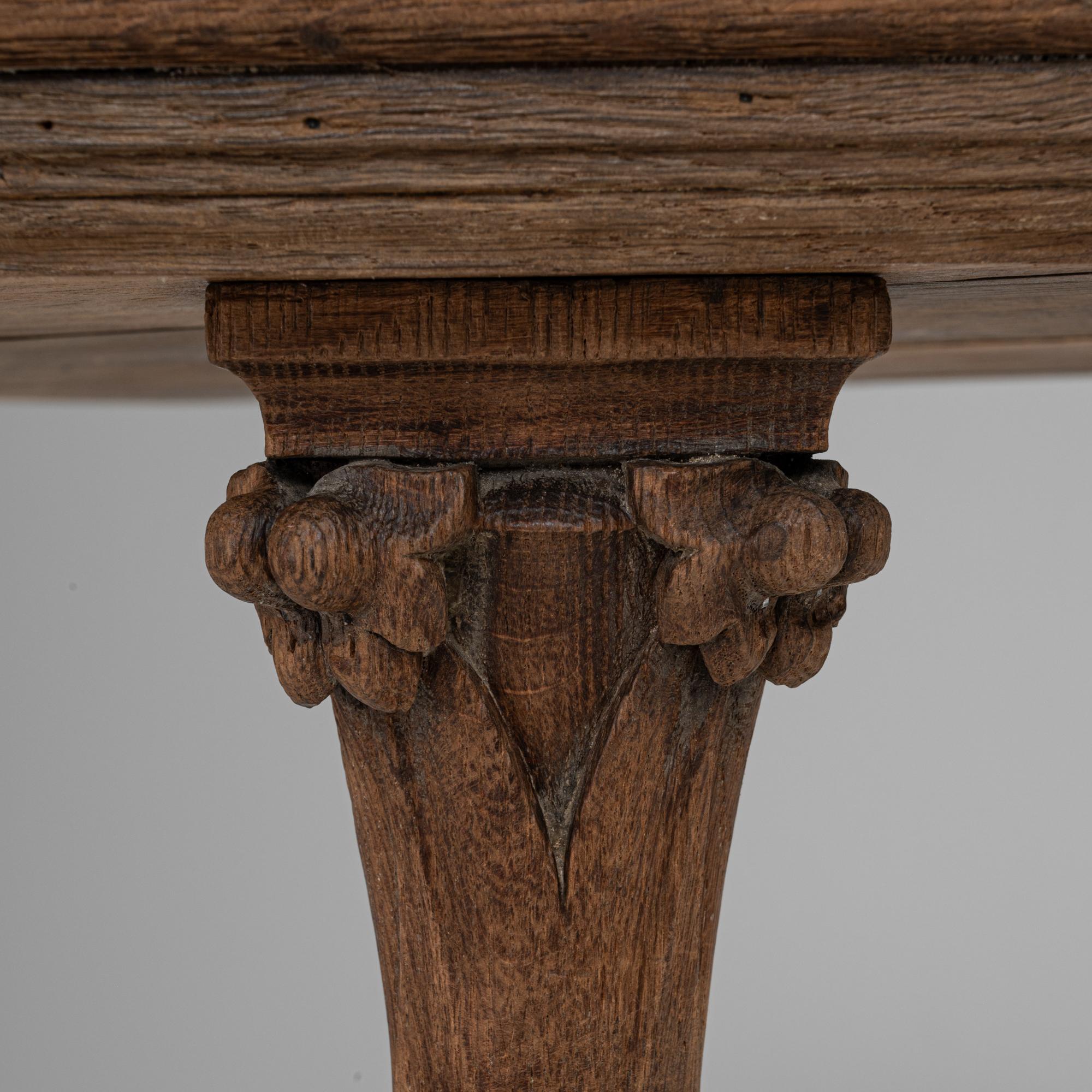 Piedistallo in legno in stile gotico francese del 1920 in vendita 5