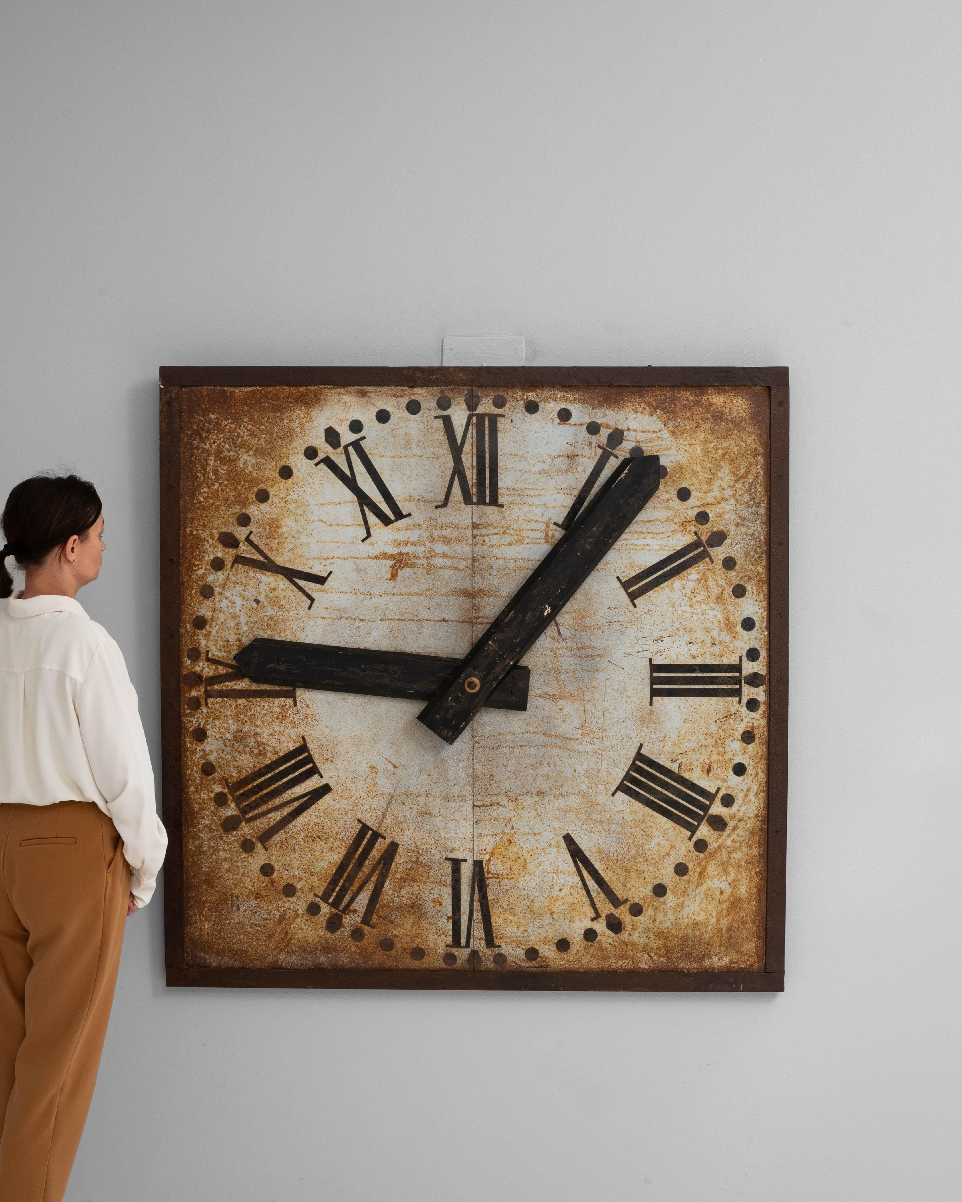 Francese Orologio da parete industriale francese degli anni '20 con quadrante in metallo in vendita