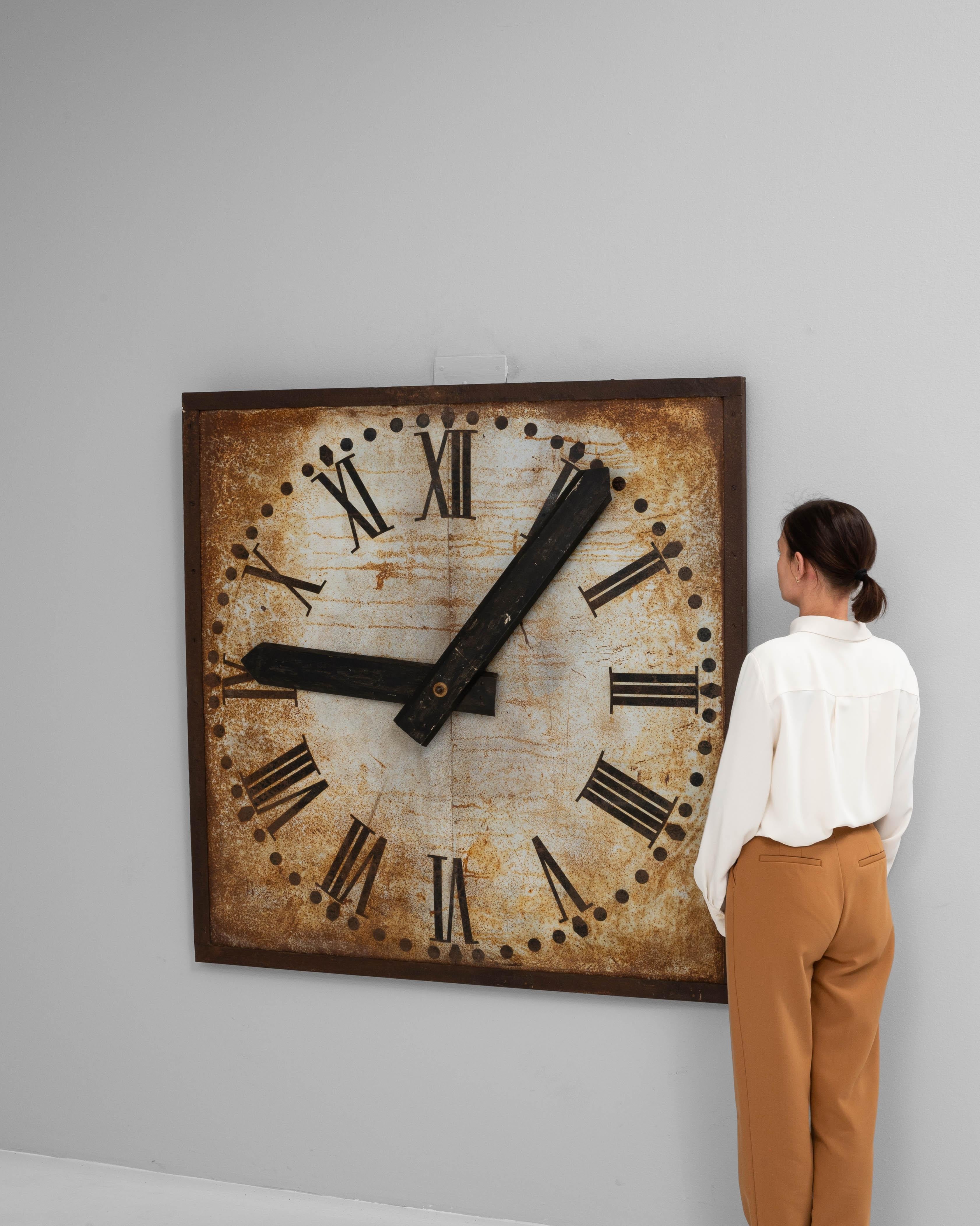 XX secolo Orologio da parete industriale francese degli anni '20 con quadrante in metallo in vendita