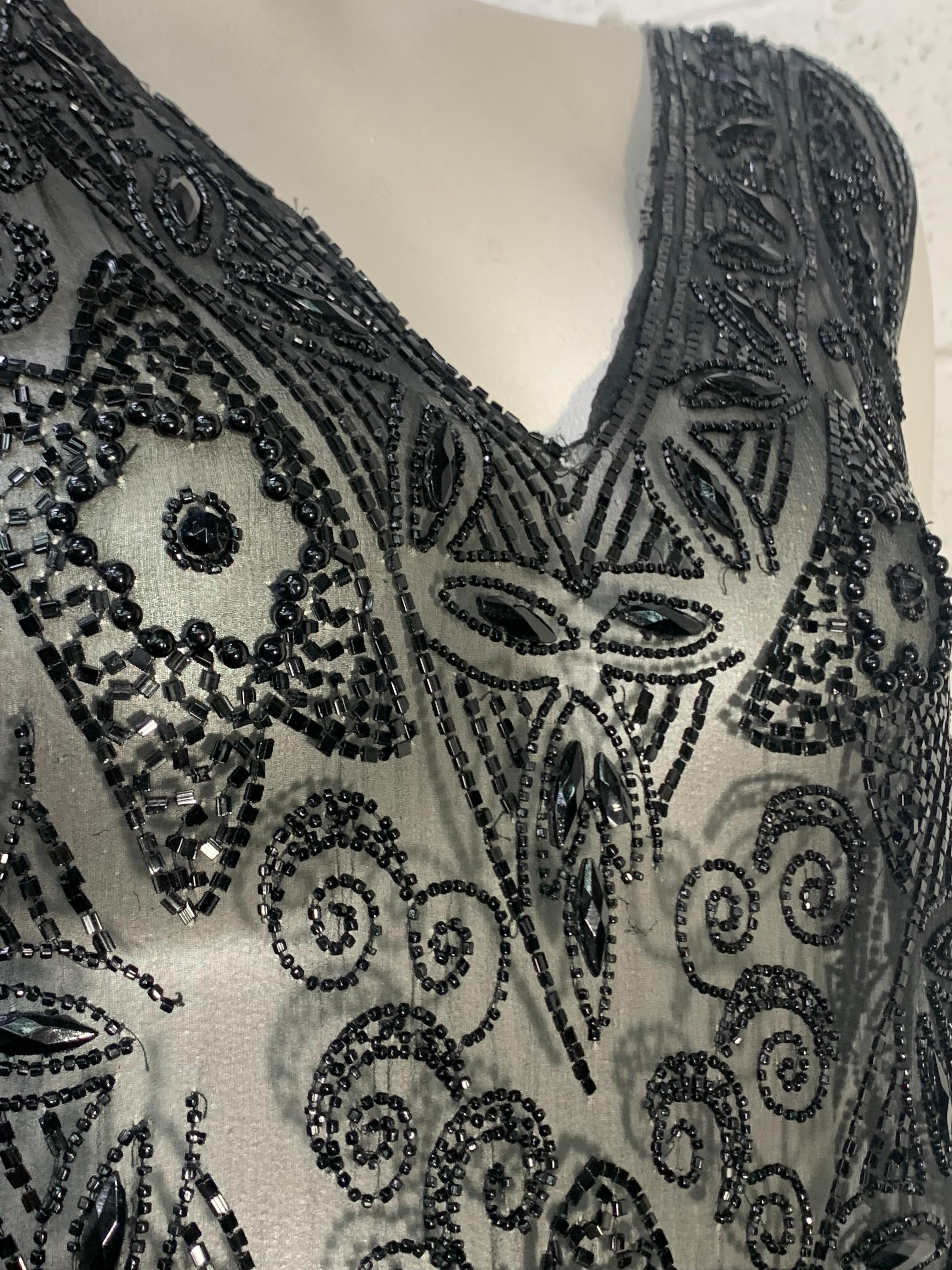 Robe tunique en mousseline de soie noire perlée de style français des années 1920  en vente 14