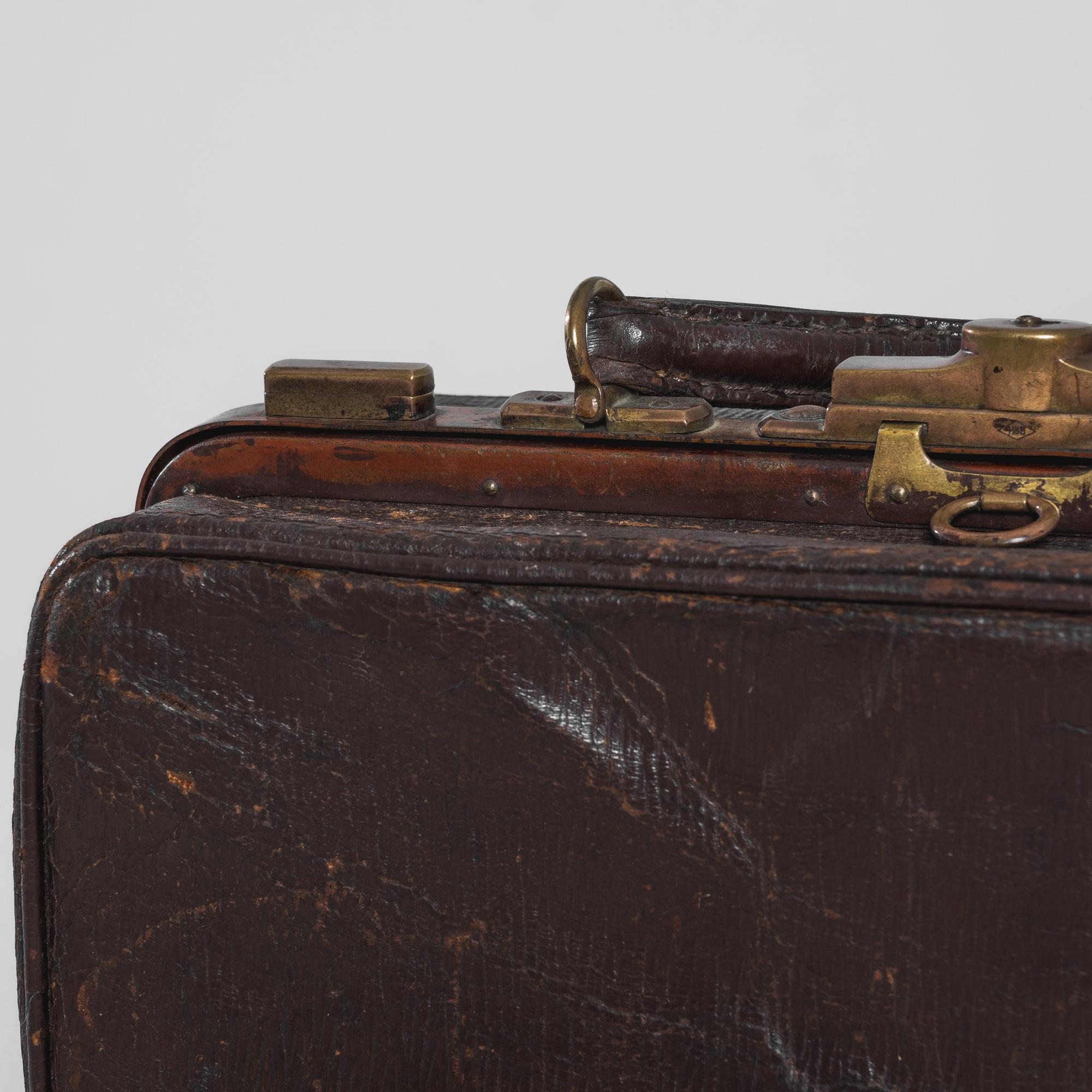 20th Century 1920s French Leather Suitcase For Sale