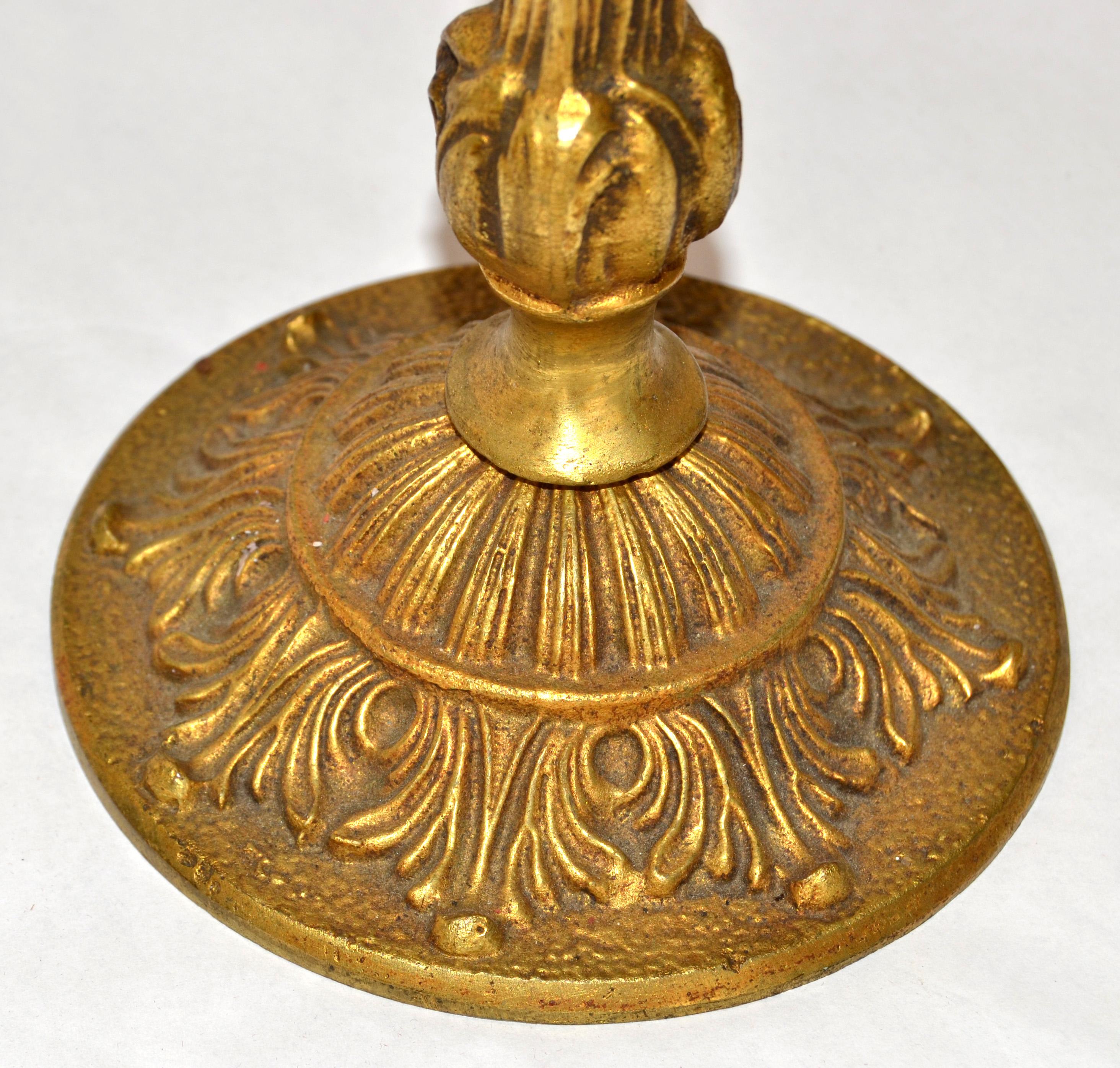 Candelabro francese degli anni '20 in stile Luigi XV a 5 candele in bronzo ornato in vendita 5