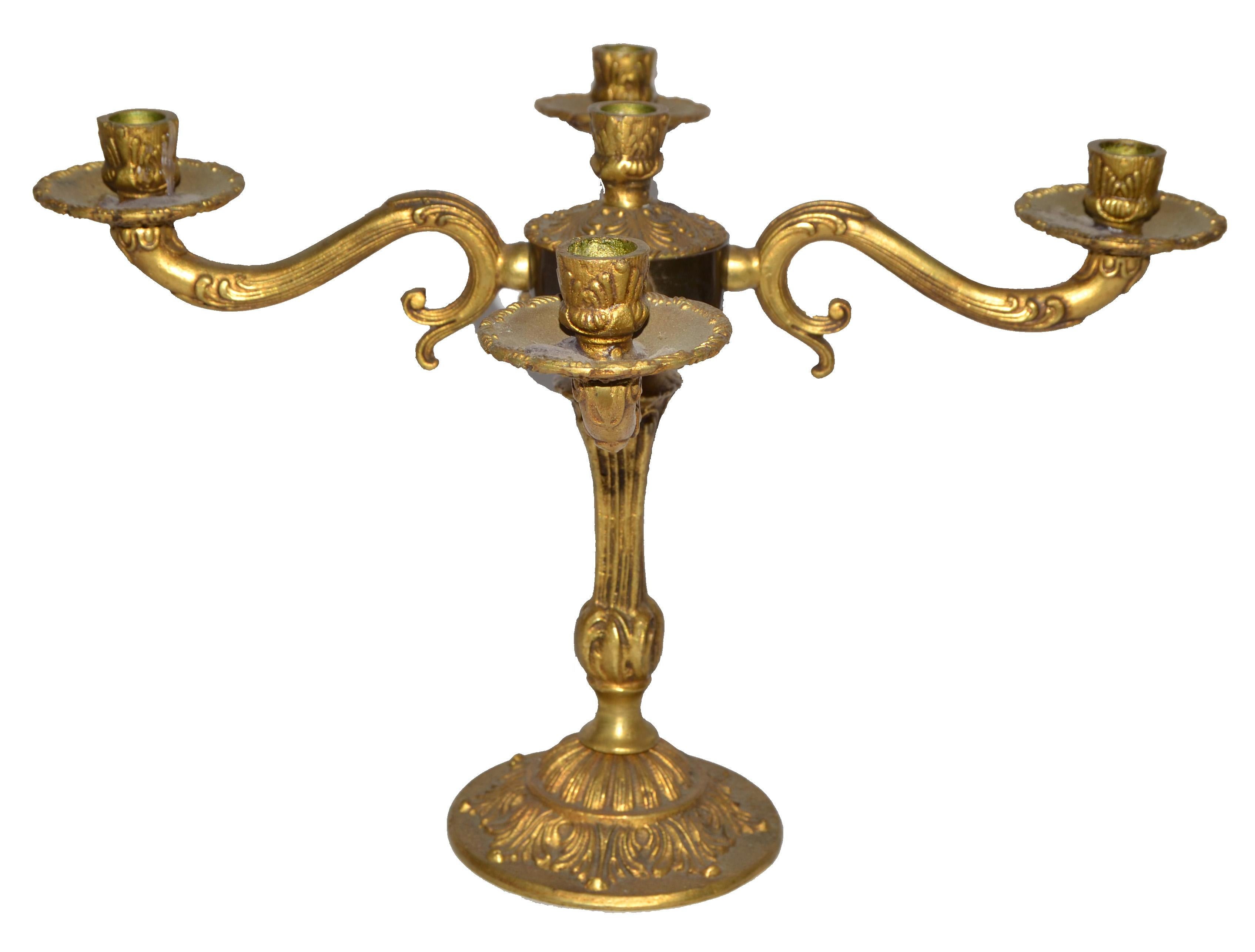 Francese Candelabro francese degli anni '20 in stile Luigi XV a 5 candele in bronzo ornato in vendita