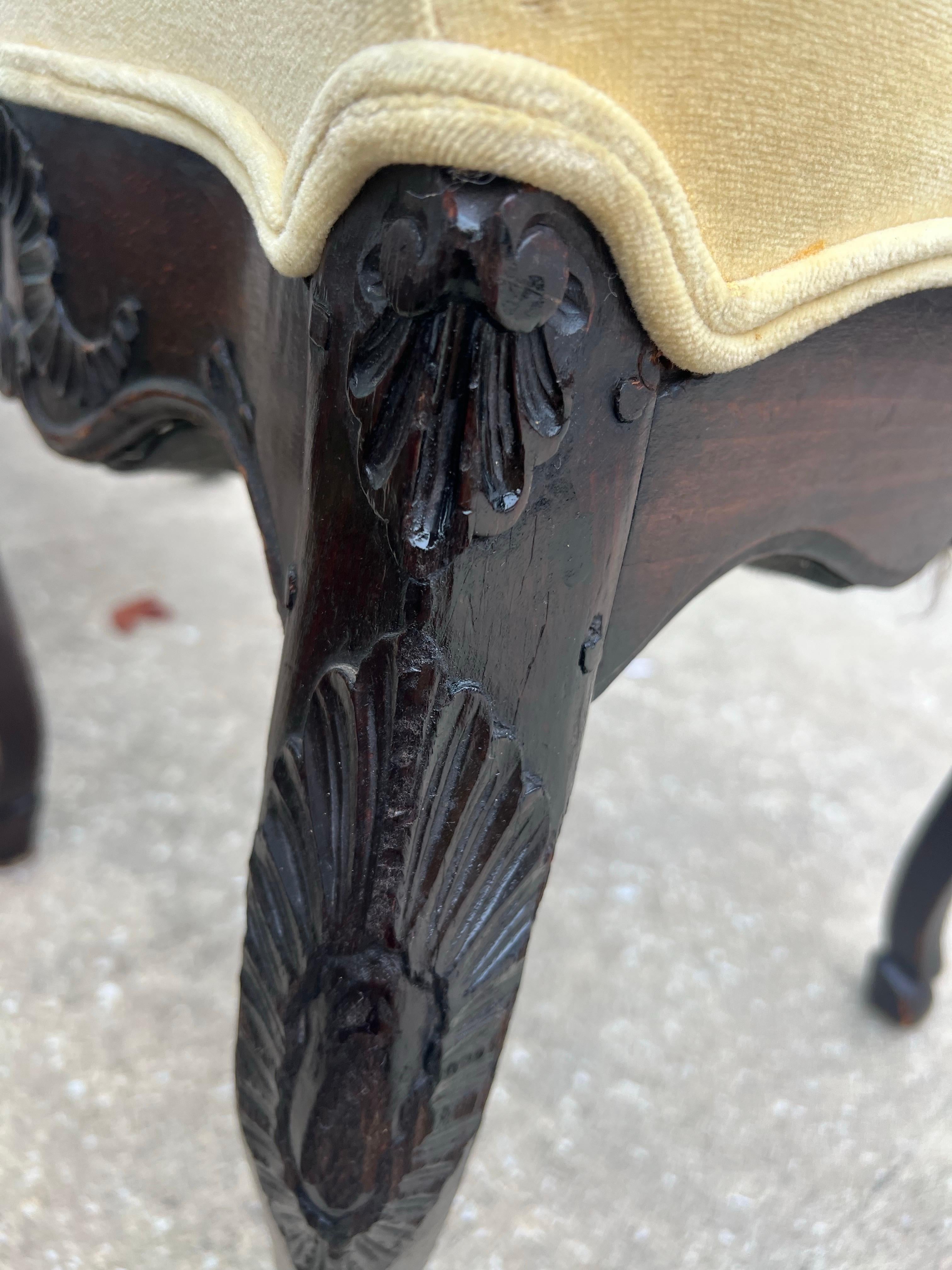 Juego de 4 sillas de comedor francesas de roble estilo Luis XV de los años 20 en venta 4