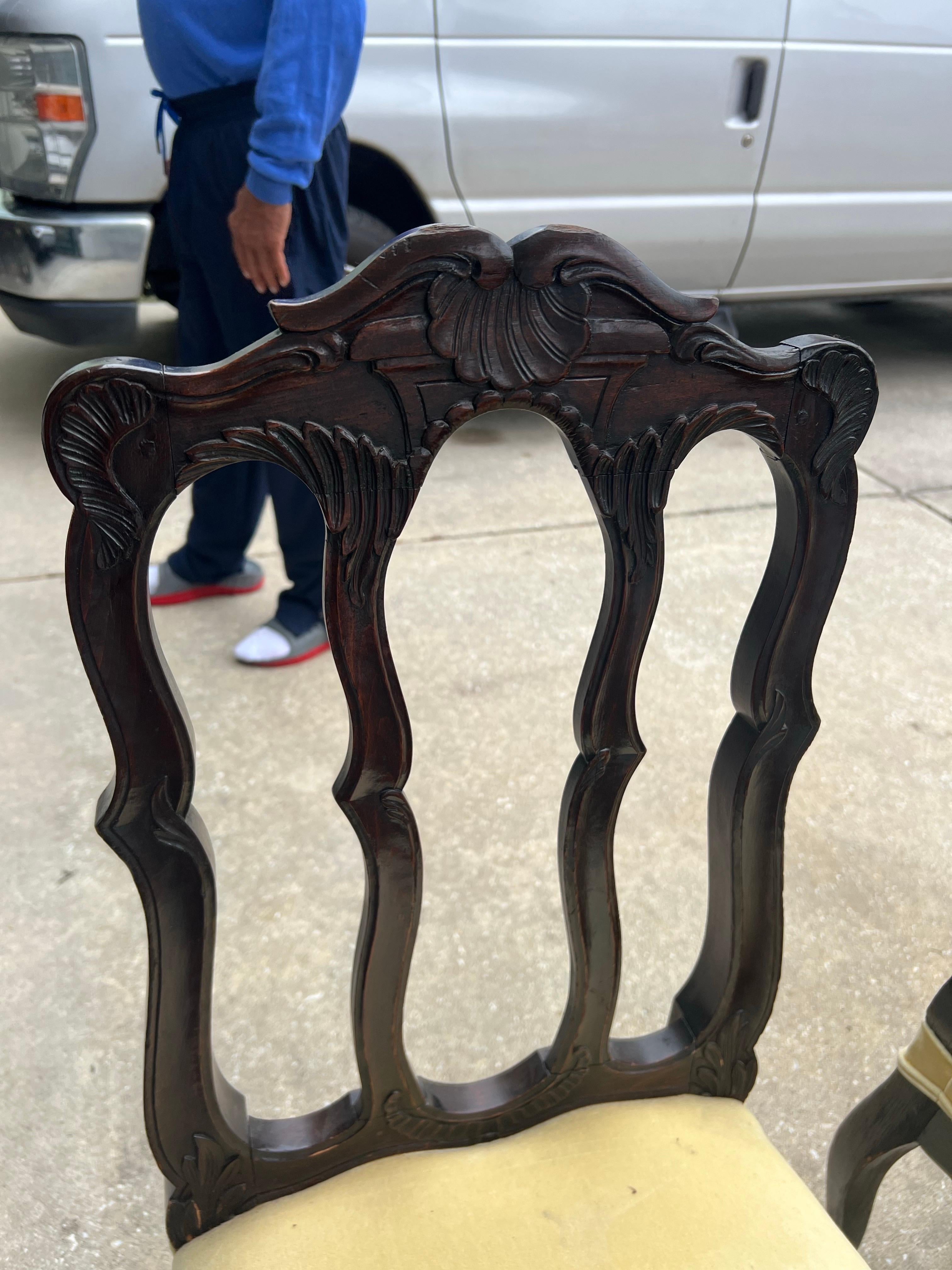 Juego de 4 sillas de comedor francesas de roble estilo Luis XV de los años 20 en venta 9