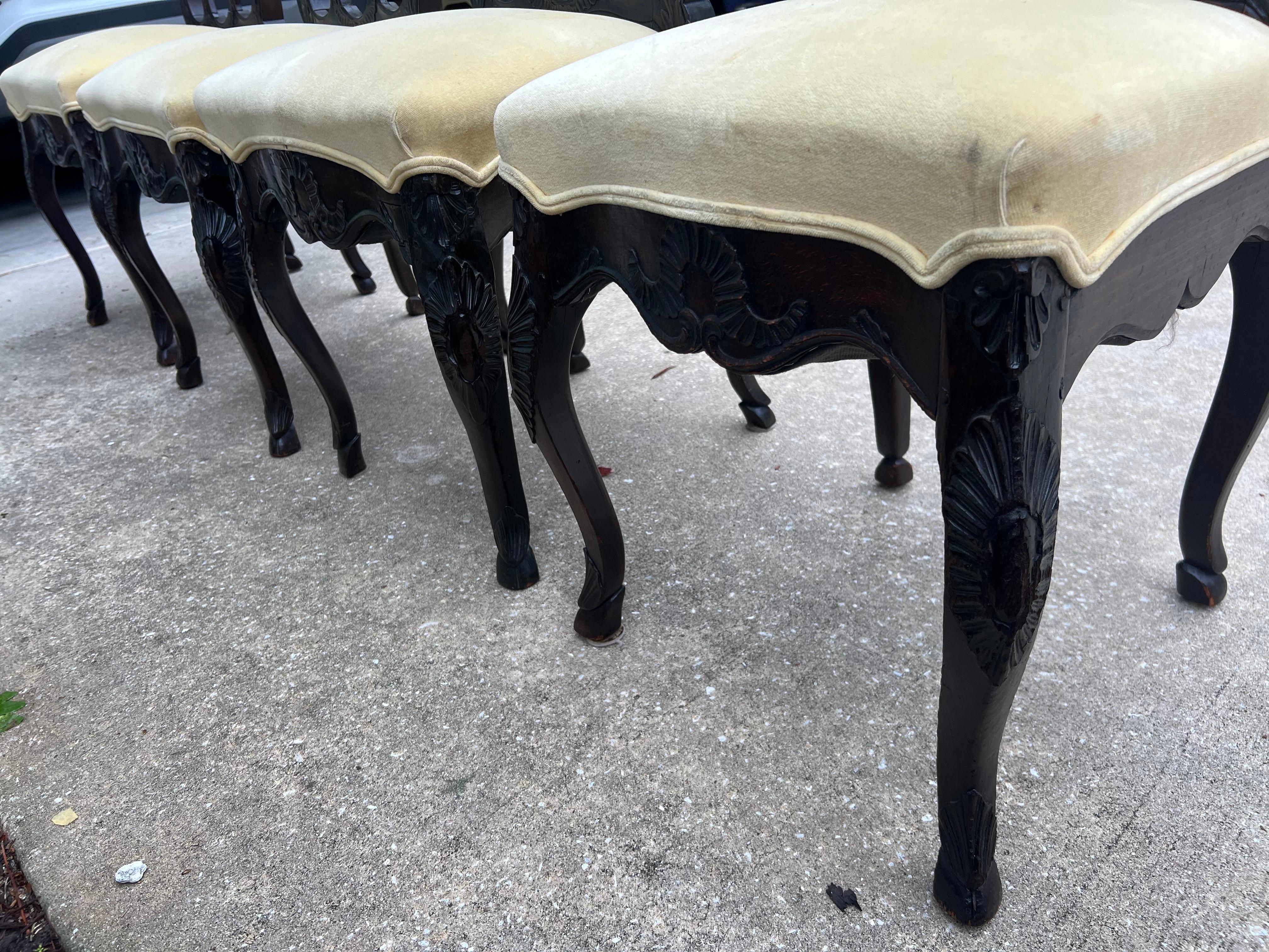 Juego de 4 sillas de comedor francesas de roble estilo Luis XV de los años 20 en venta 3