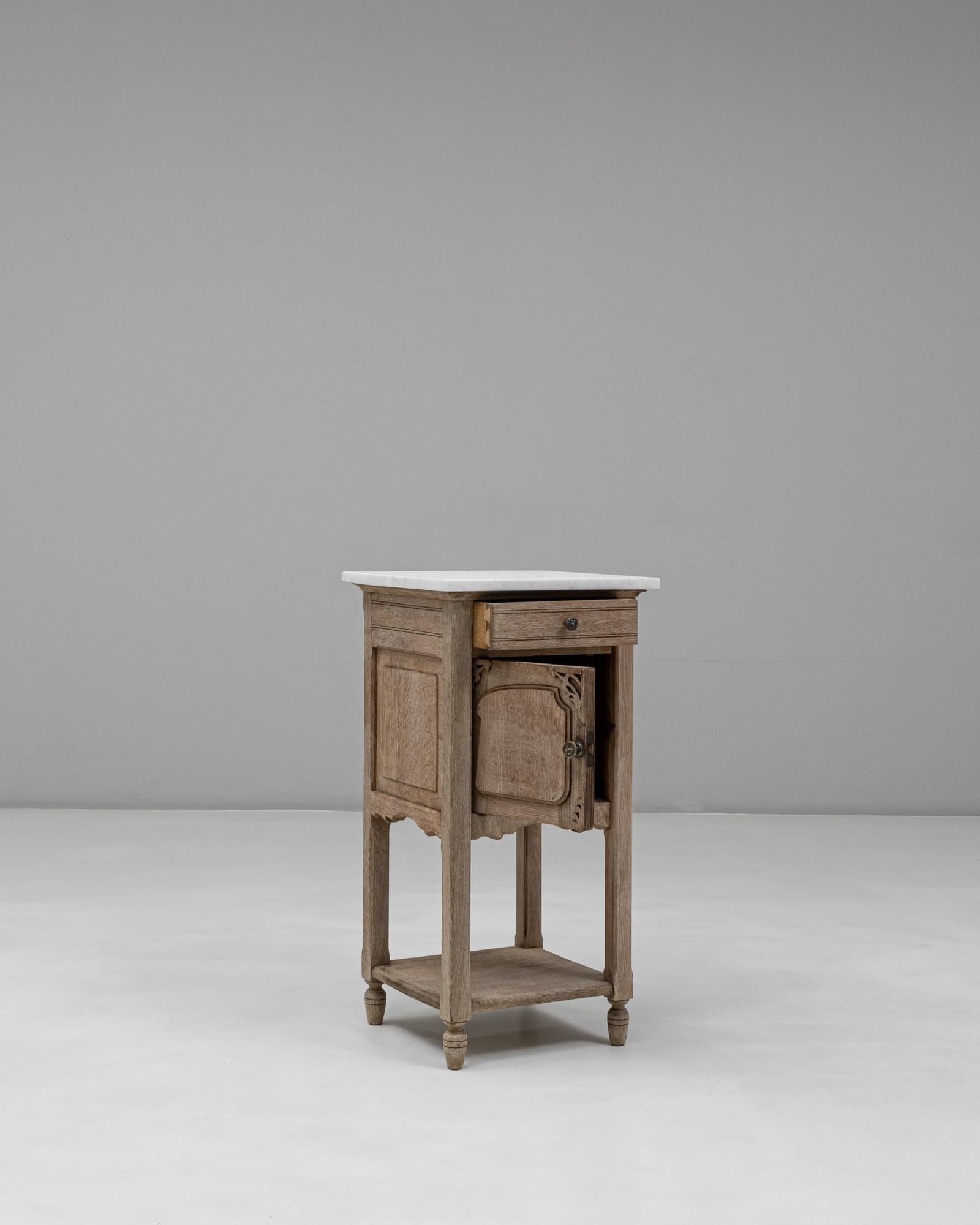 Marmo 1920s French Louis XVI Oak Bedside Table With Marble Top in vendita