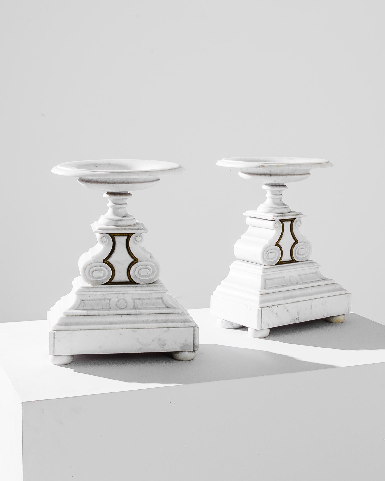 1920s French Marble Pedestals, a Pair In Good Condition In High Point, NC