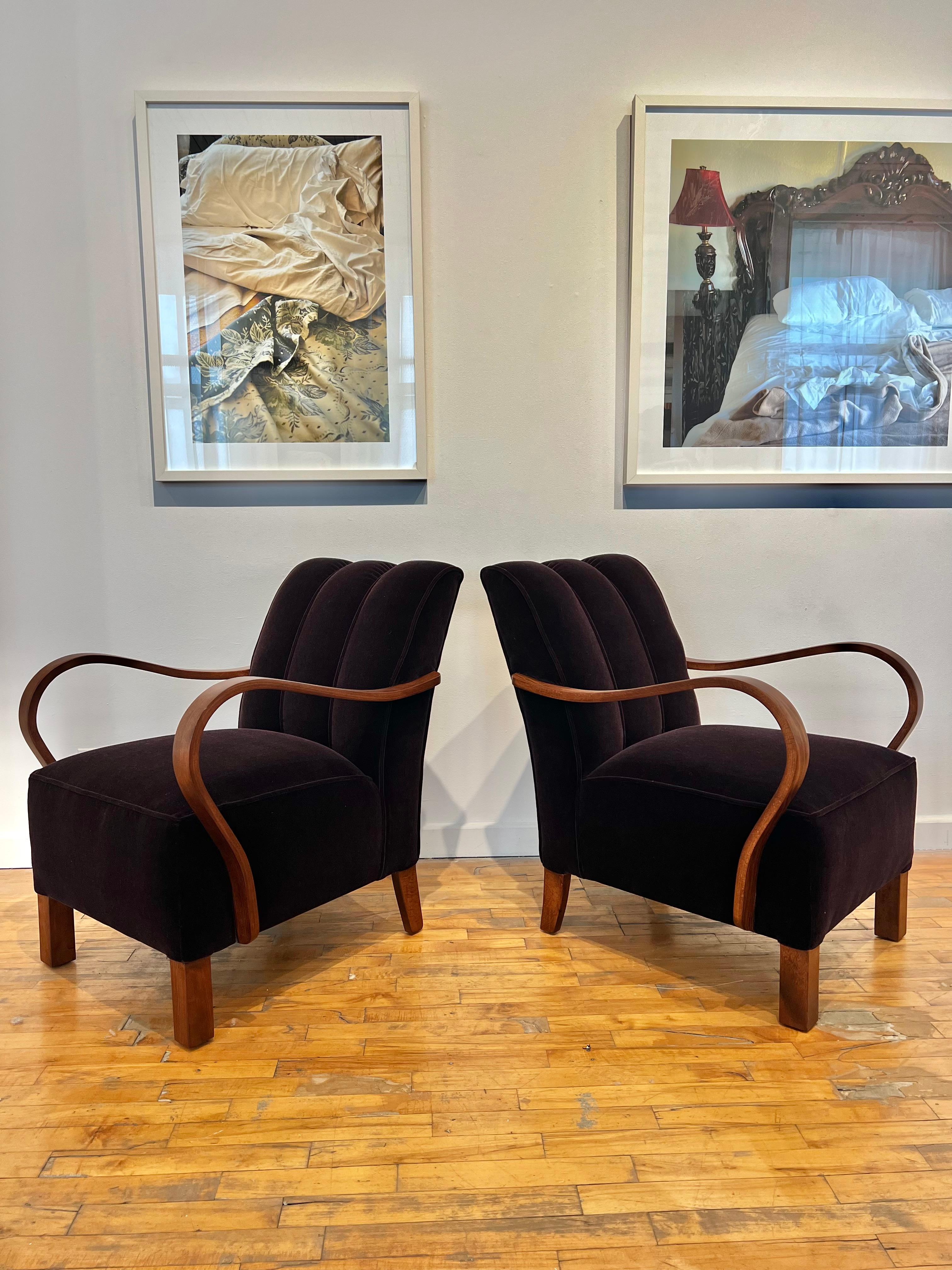 1920’s Lounge chairs completely restored. Walnut frame. Upholstery Italian mohair. Made in France 