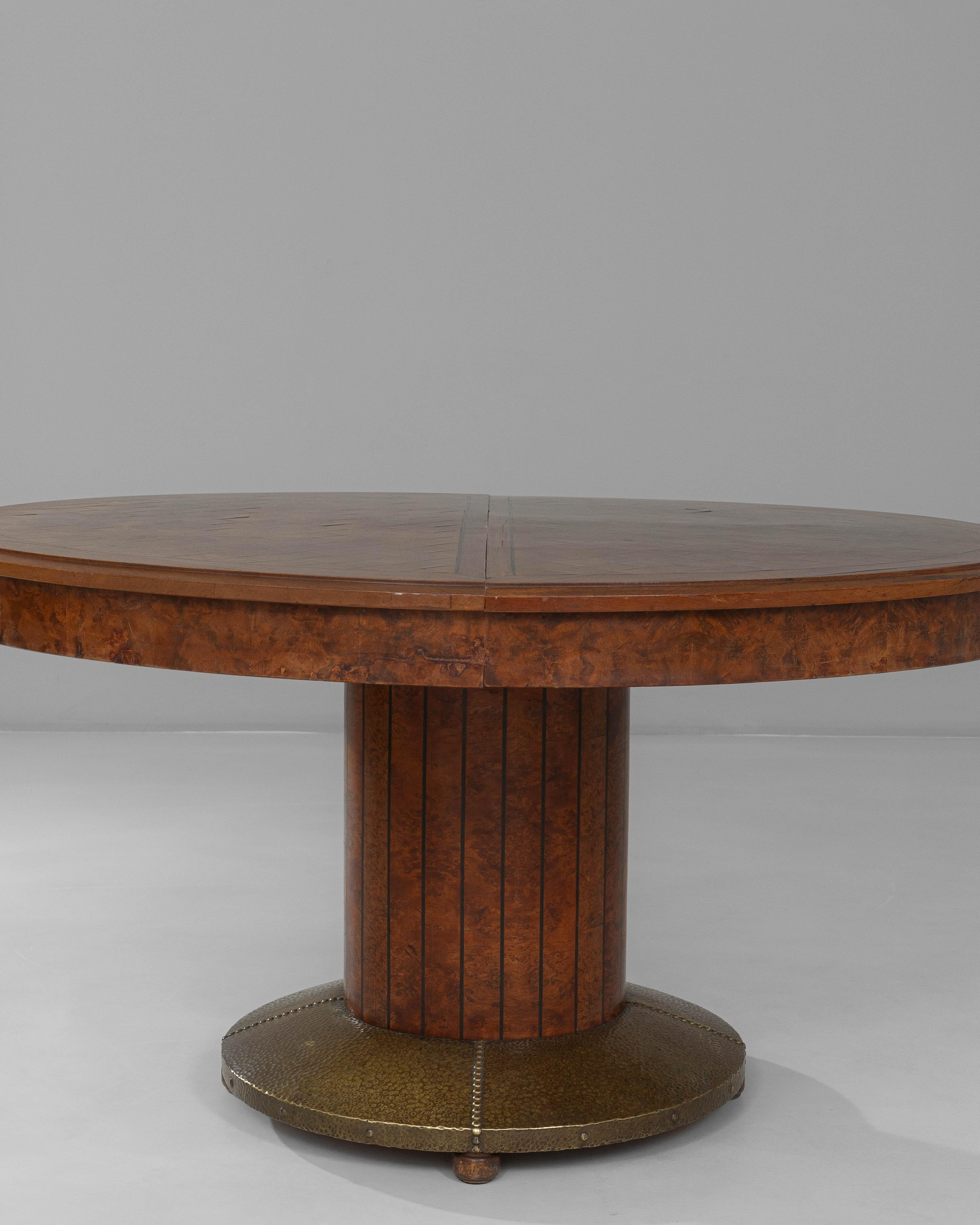 1920s French Oval Art Deco Dining Table With Inlaid Top and Brass Base Francés en venta