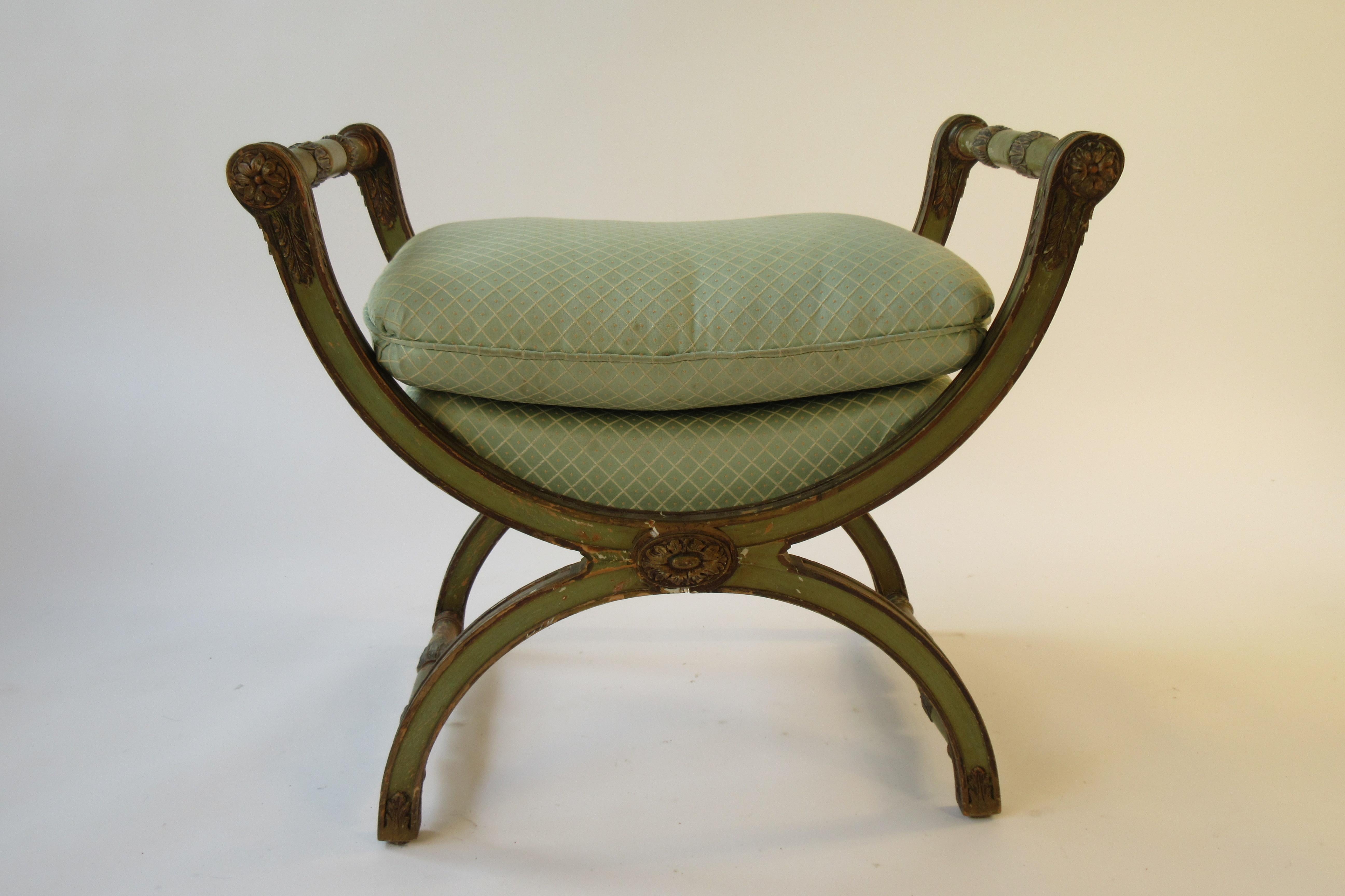 1920s French Painted Green Window Bench In Distressed Condition In Tarrytown, NY