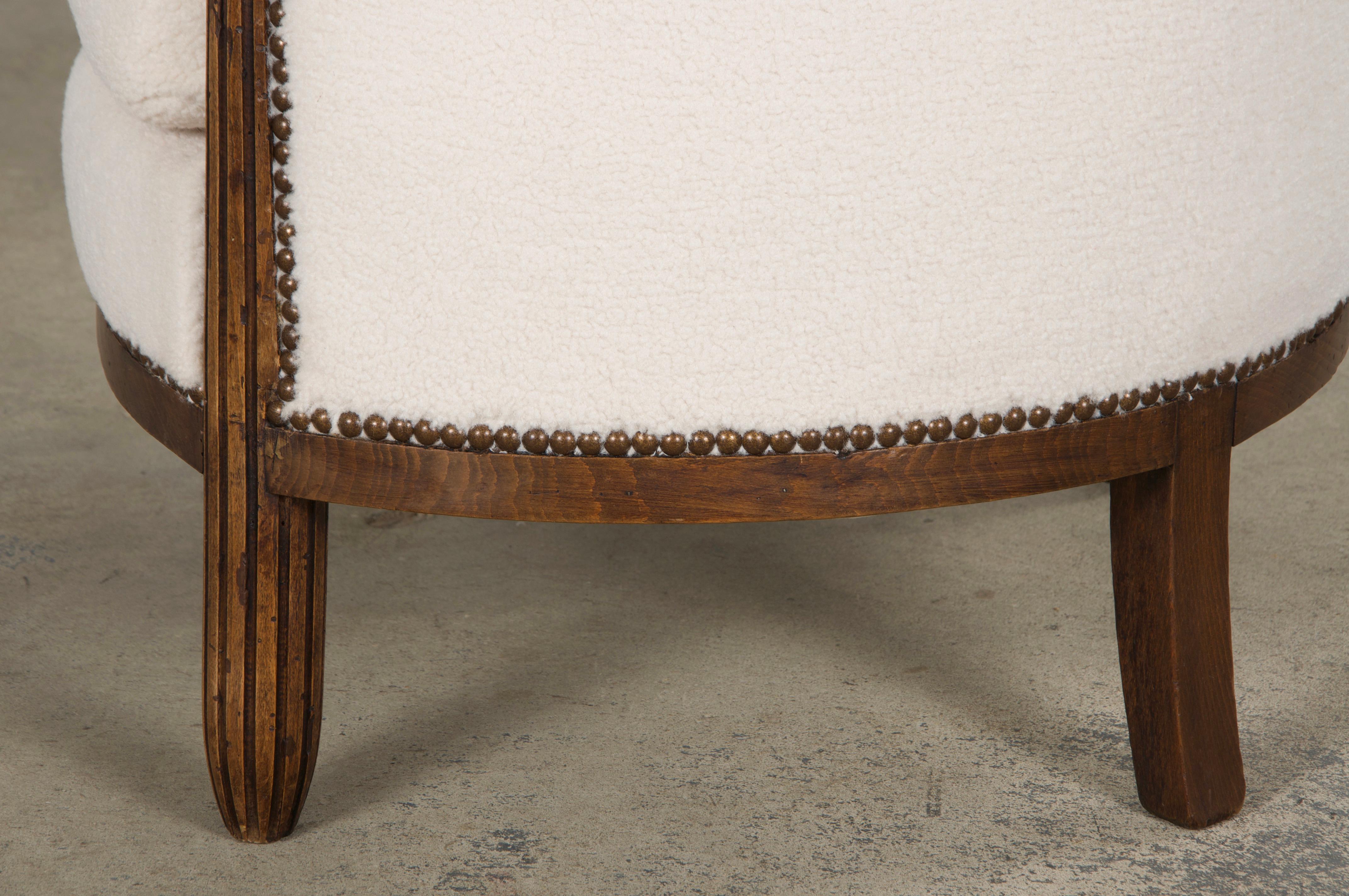 1920s French Parisian Art Deco Maple Tub Armchairs in Cream Boucle - A Pair For Sale 7