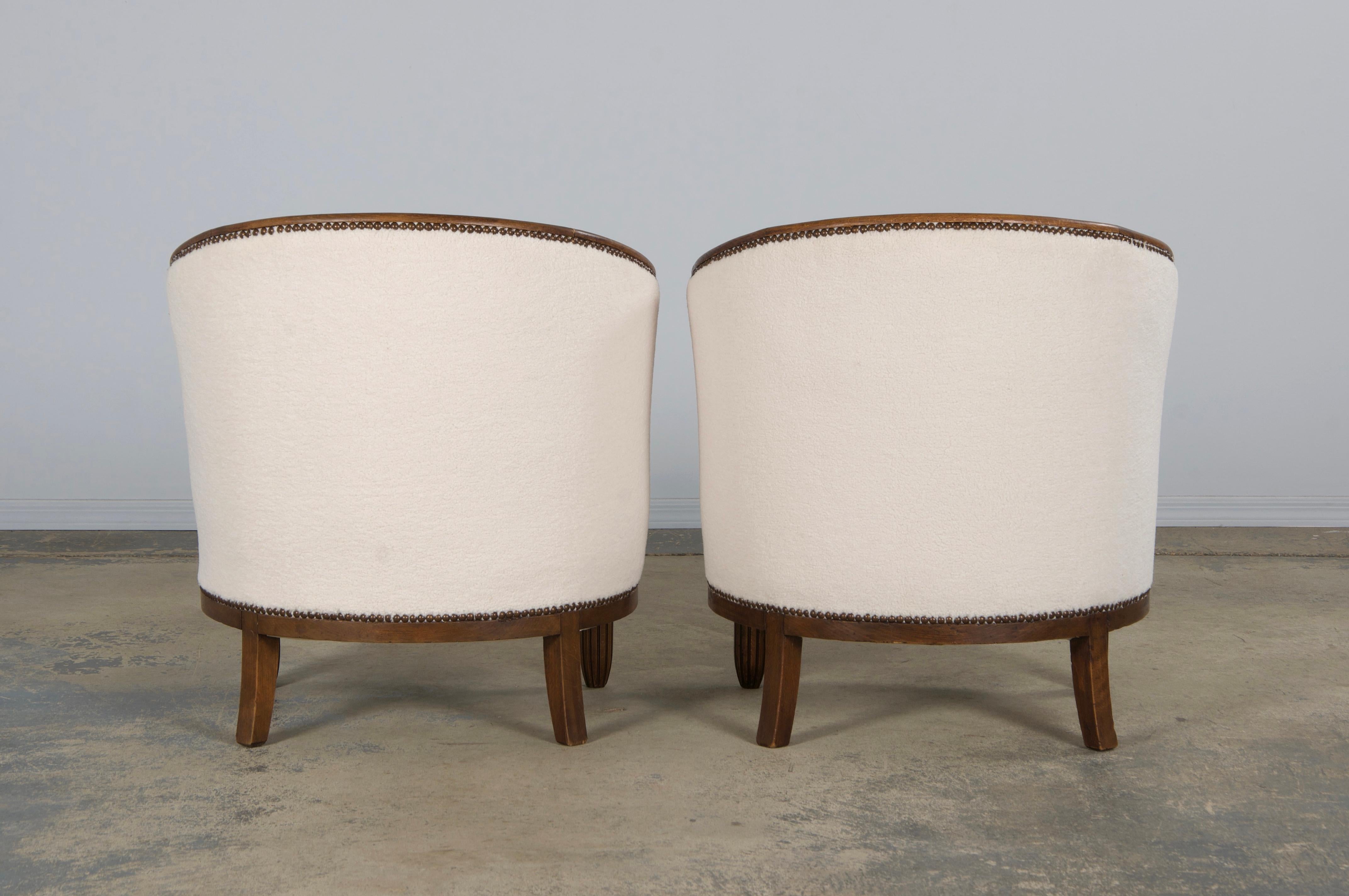 1920s French Parisian Art Deco Maple Tub Armchairs in Cream Boucle - A Pair For Sale 13