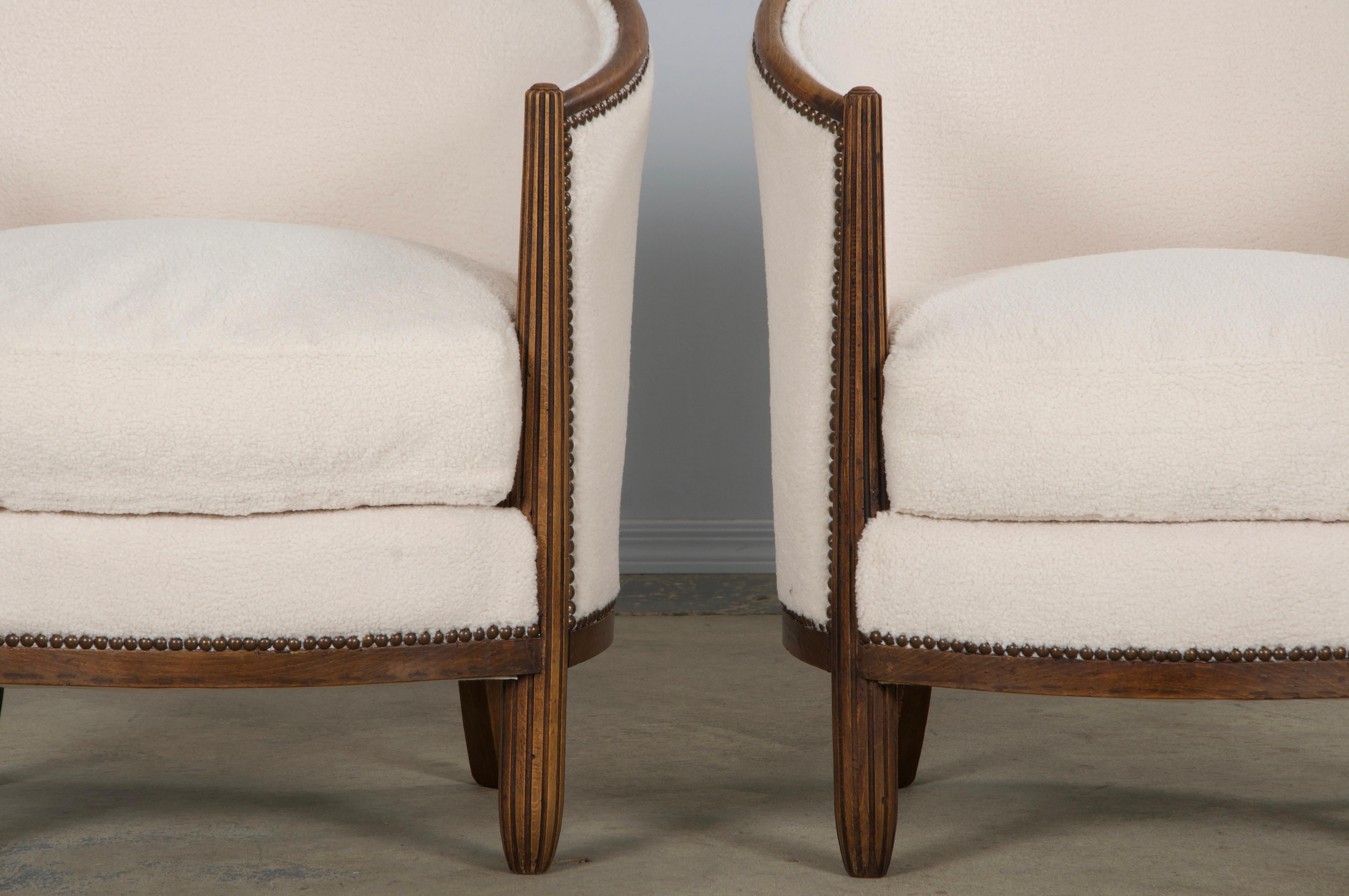 Hand-Carved 1920s French Parisian Art Deco Maple Tub Armchairs in Cream Boucle - A Pair For Sale
