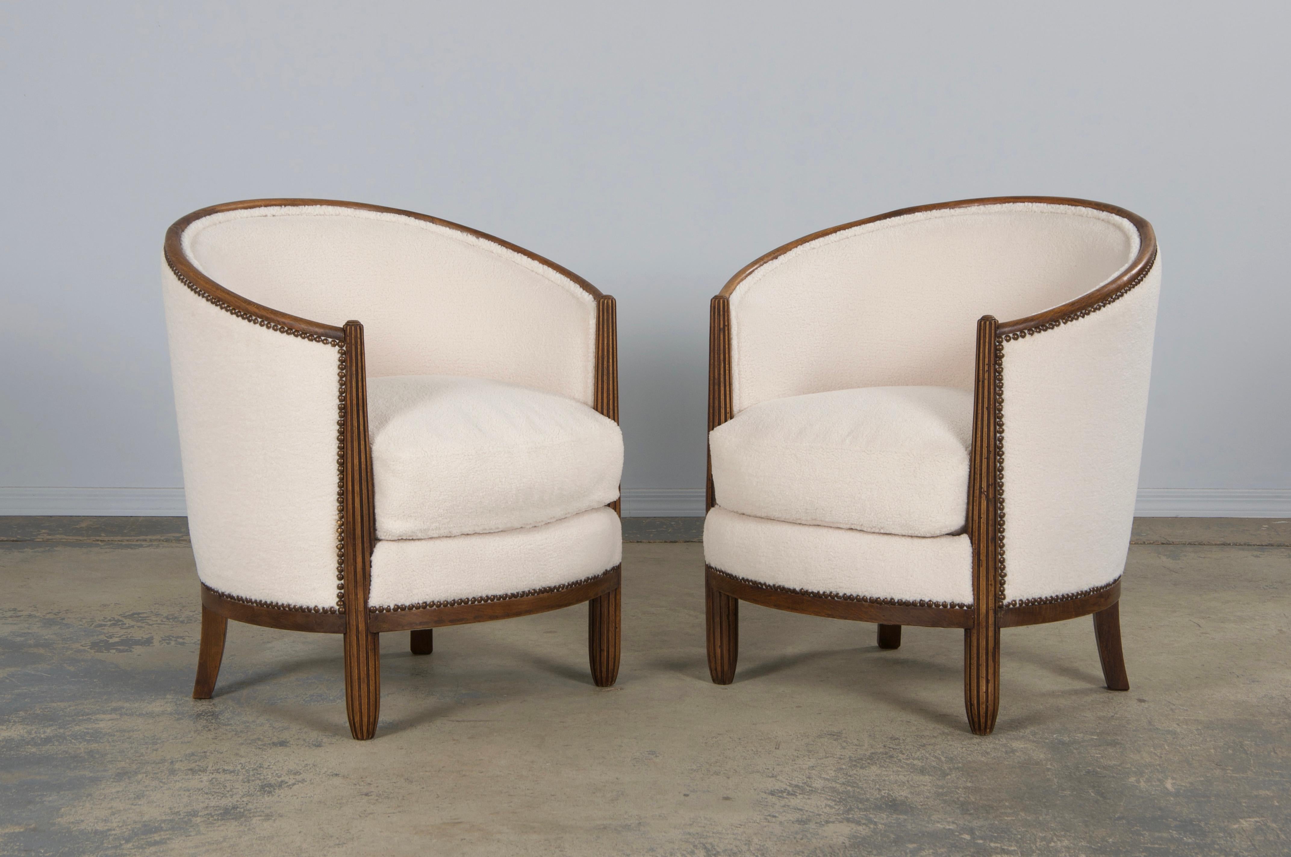 Bouclé 1920s French Parisian Art Deco Maple Tub Armchairs in Cream Boucle - A Pair For Sale
