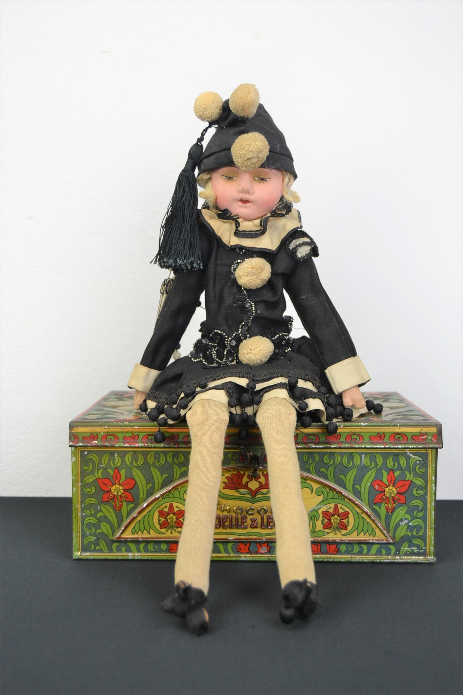 1920s French Pierrot Doll, Boudoir Salon Harlequin Doll 10