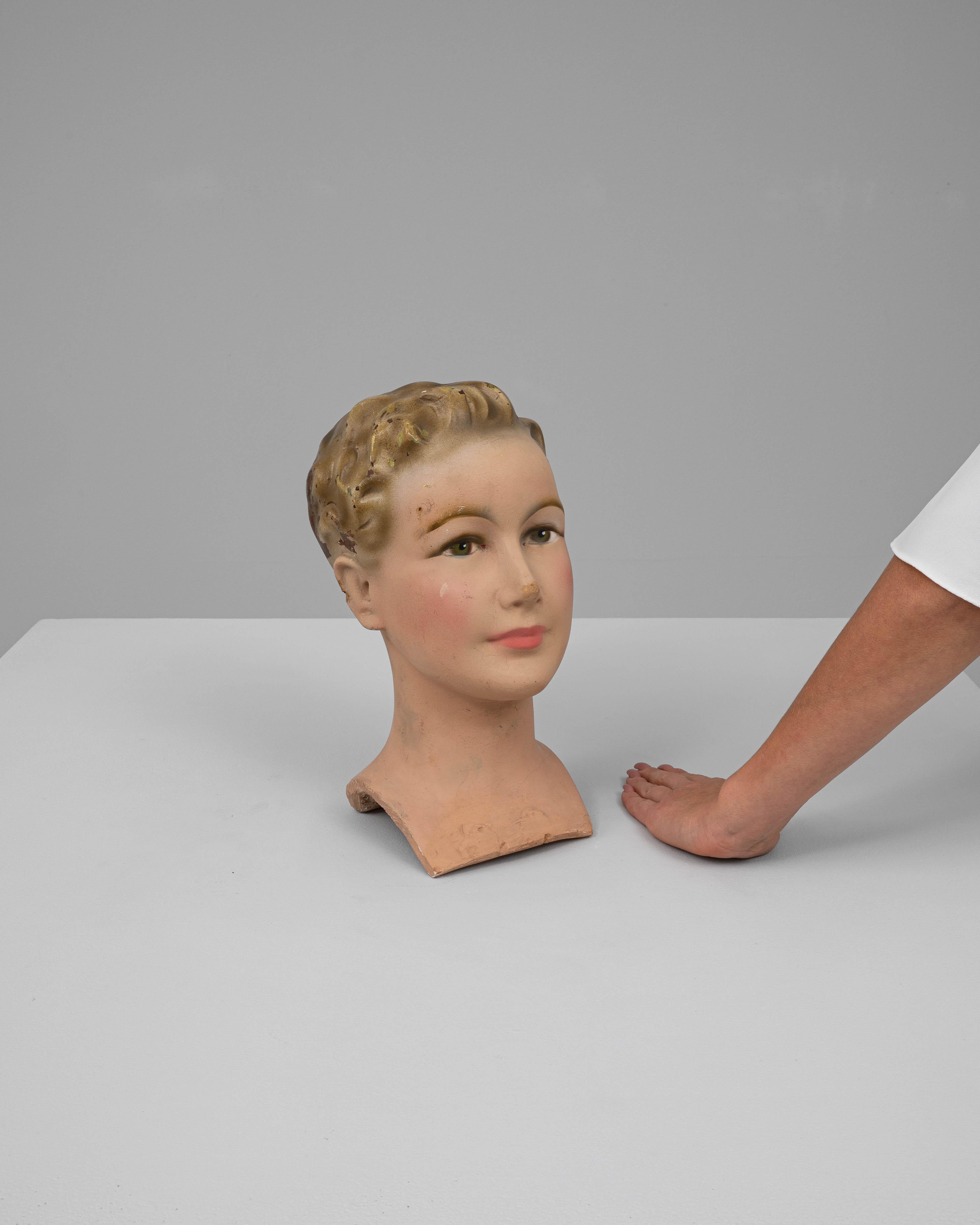 XX secolo Busto in gesso francese del 1920 in vendita