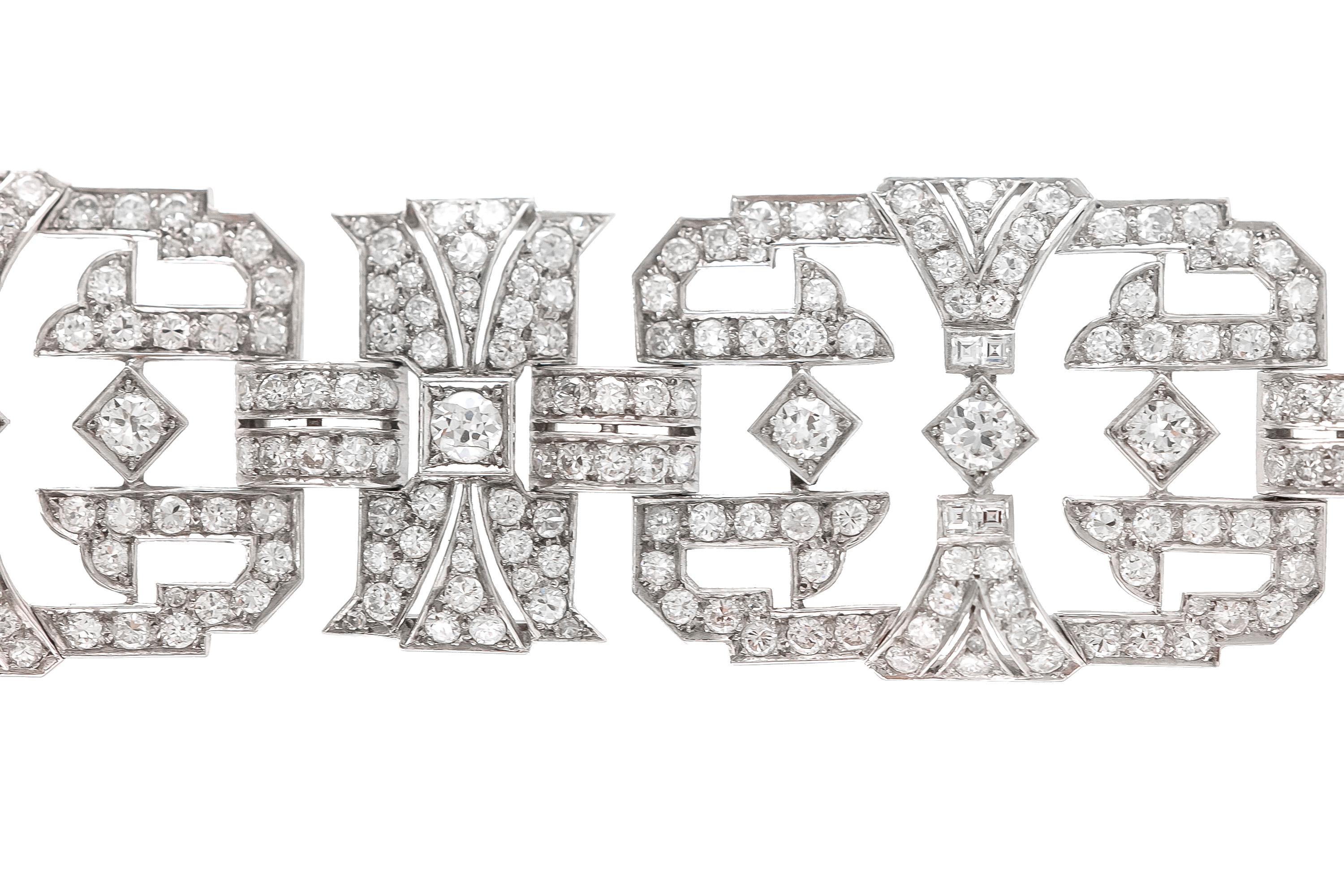 1920s French Platinum Diamond Bracelet In Excellent Condition For Sale In New York, NY