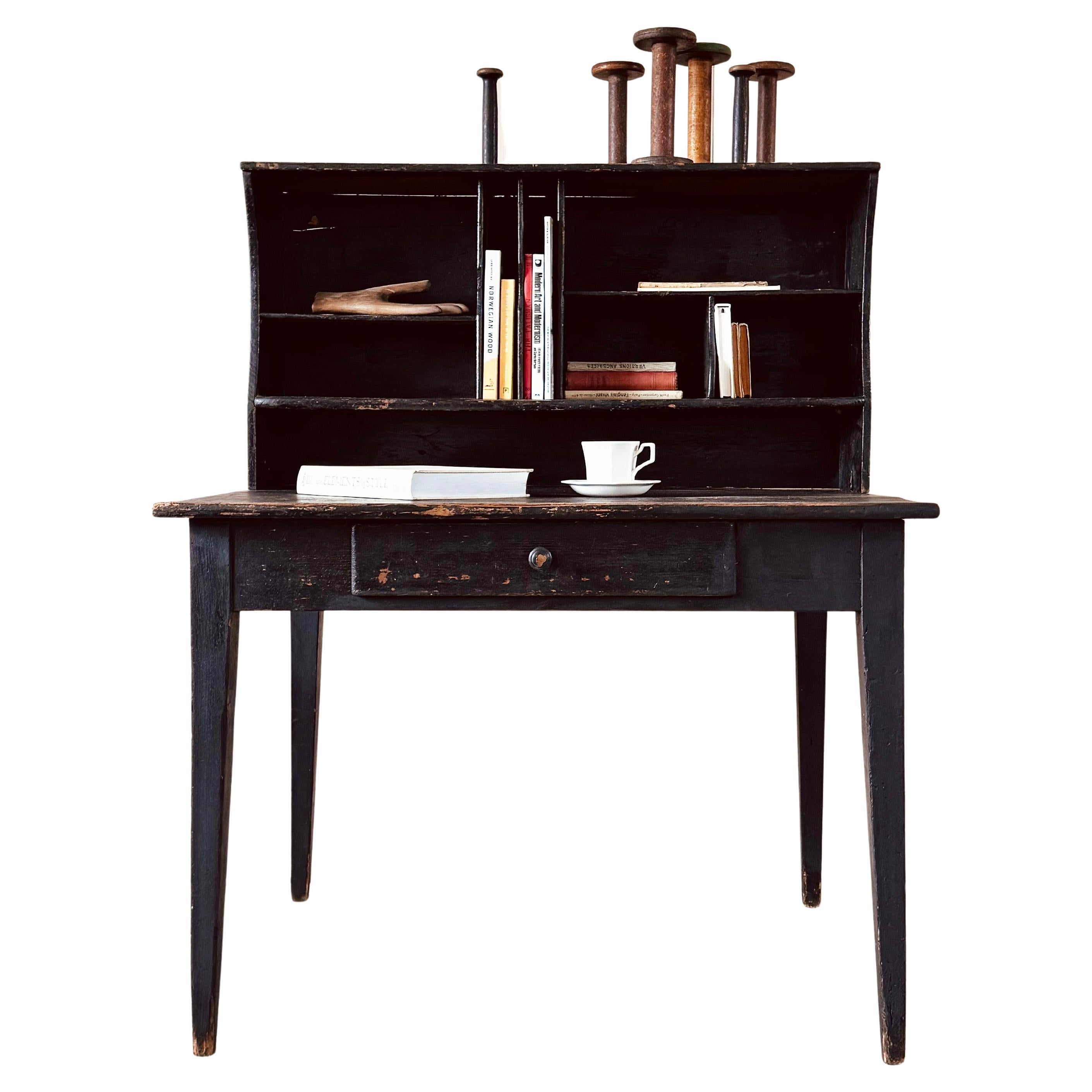 1920er Jahre Französisch Post Schreibtisch in Schwarz Holz im Angebot