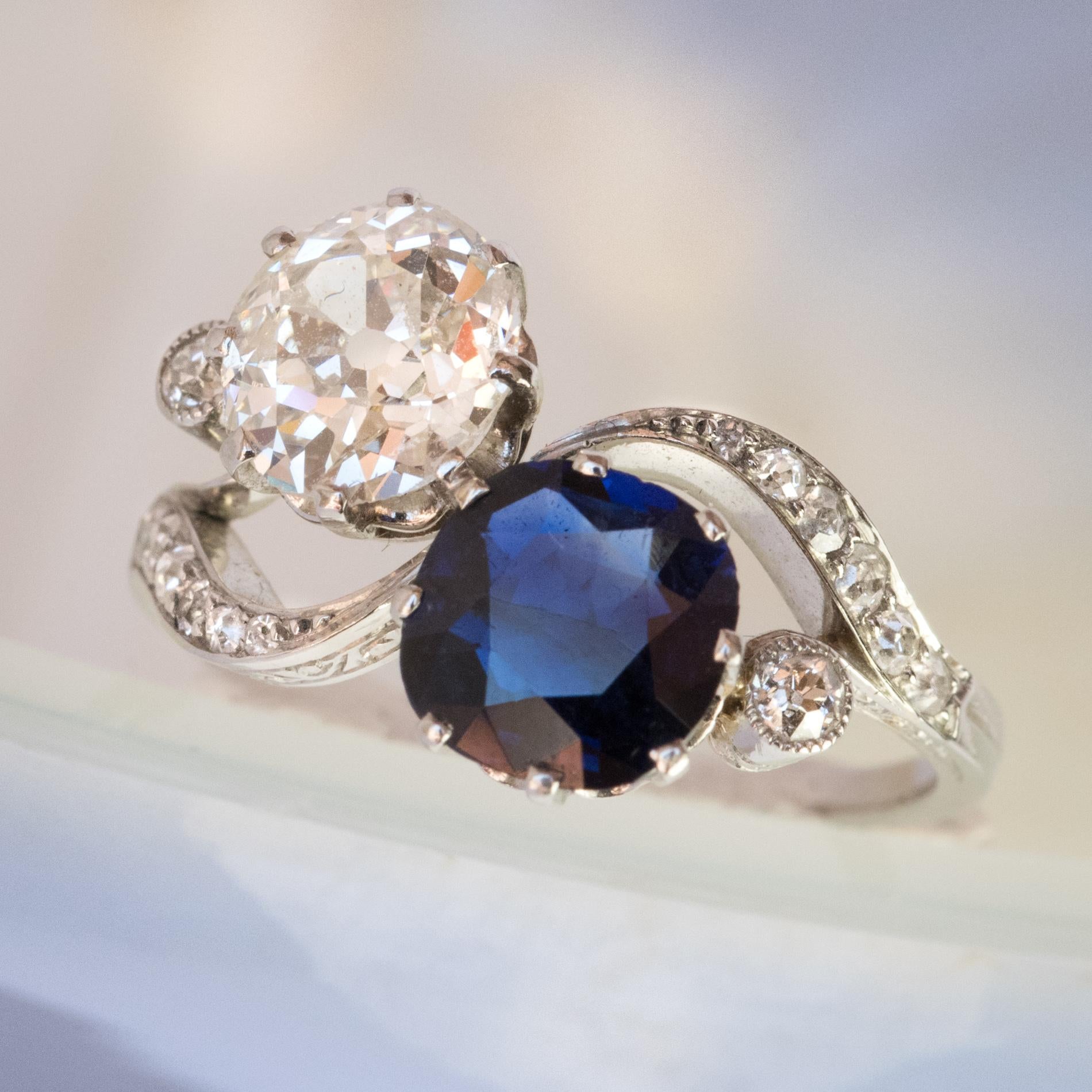 toi et moi ring sapphire