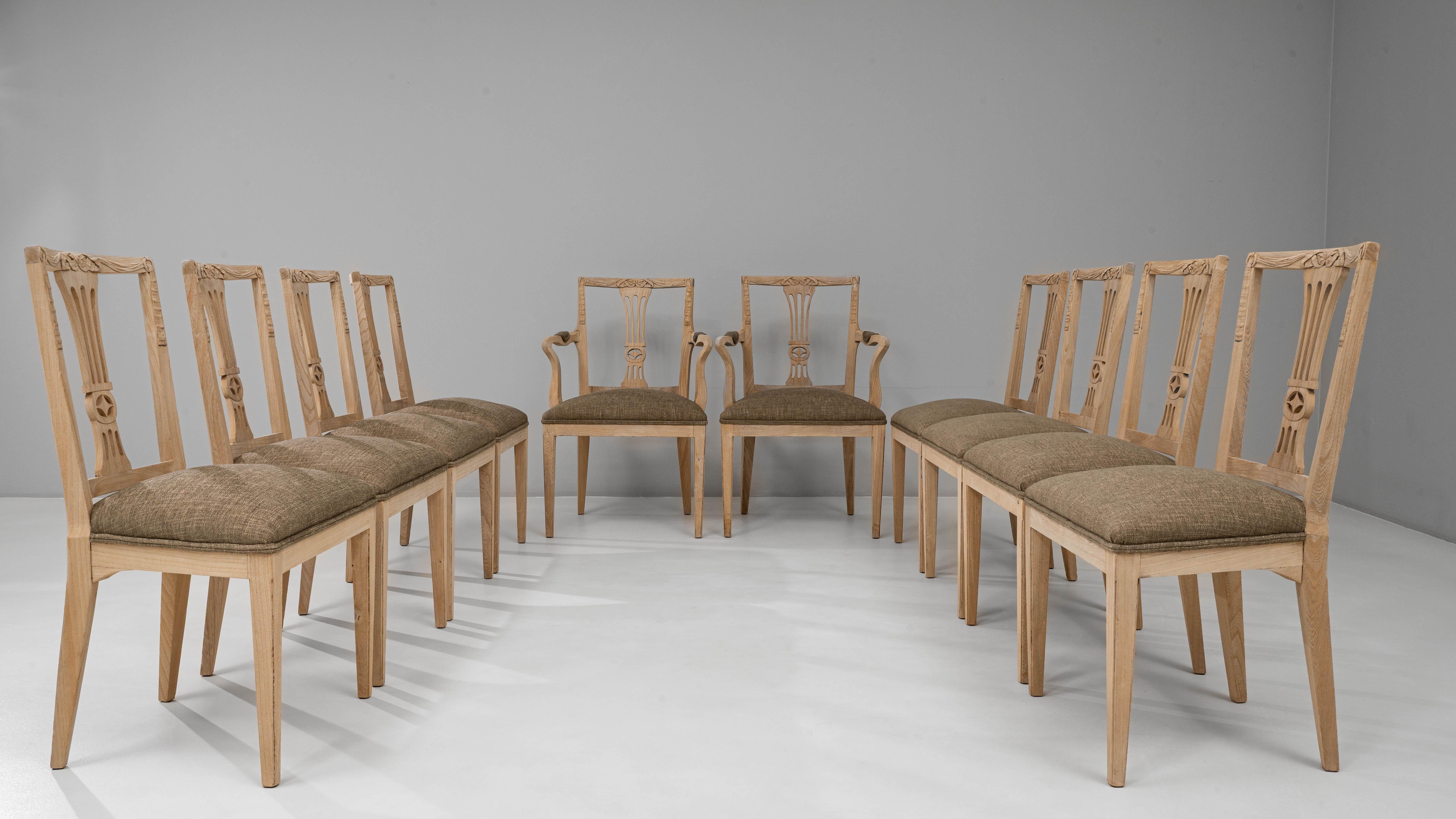 1920s French Set of 10 Oak Neoclassical Dining Chairs In condizioni buone in vendita a High Point, NC