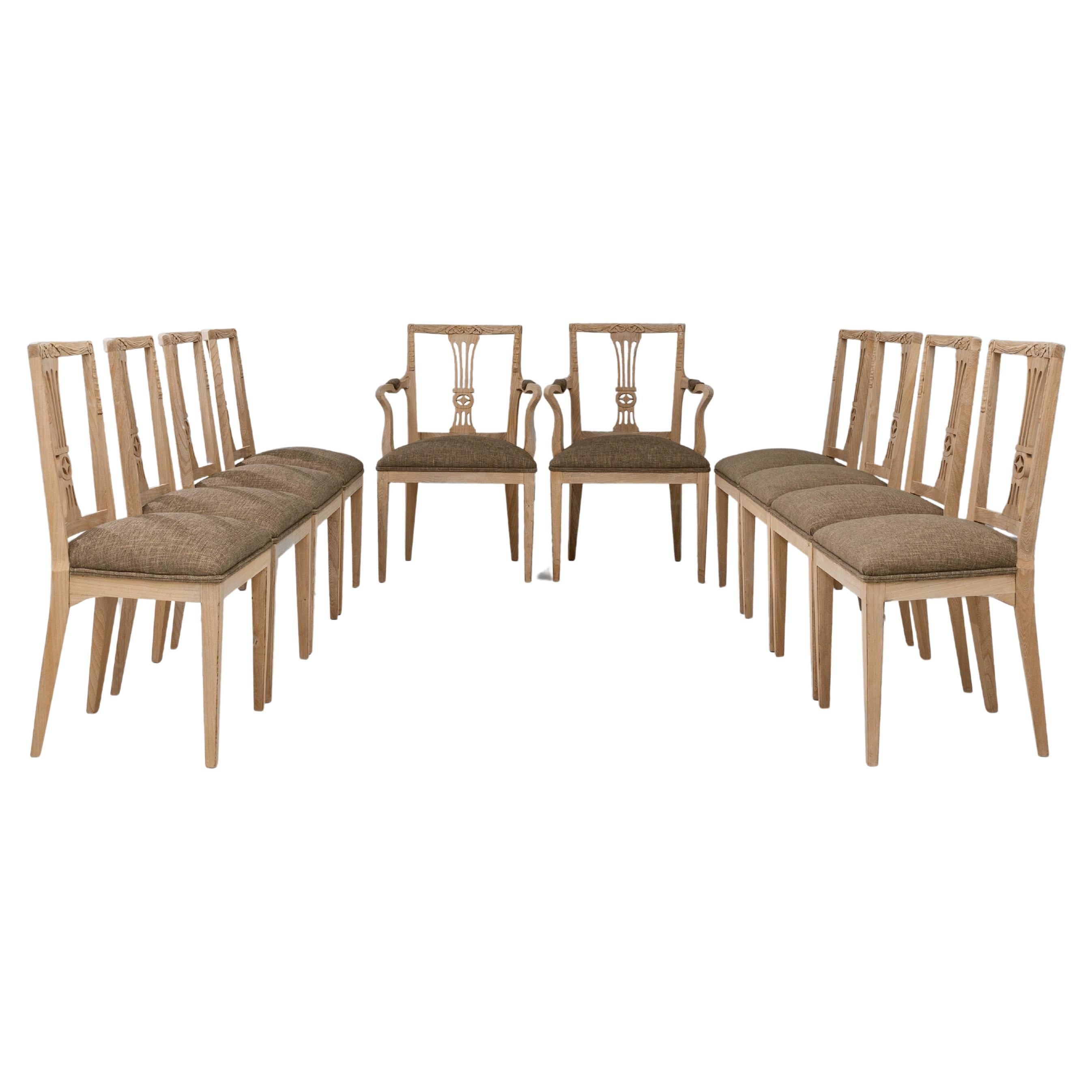 1920s French Set of 10 Oak Neoclassical Dining Chairs in vendita