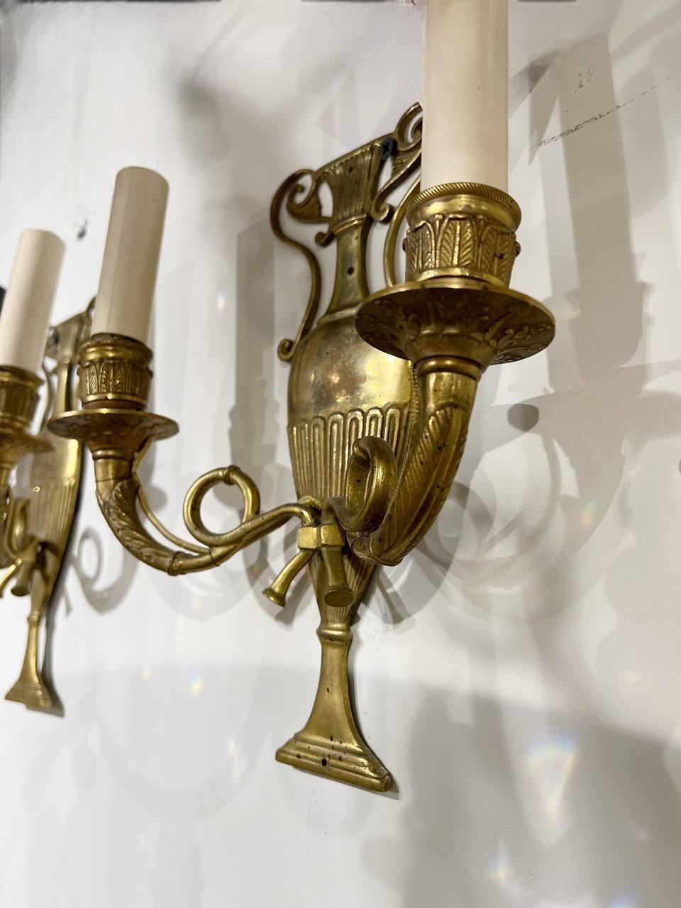 Dorato Piccole lampade a urna in bronzo francese degli anni '20 in vendita
