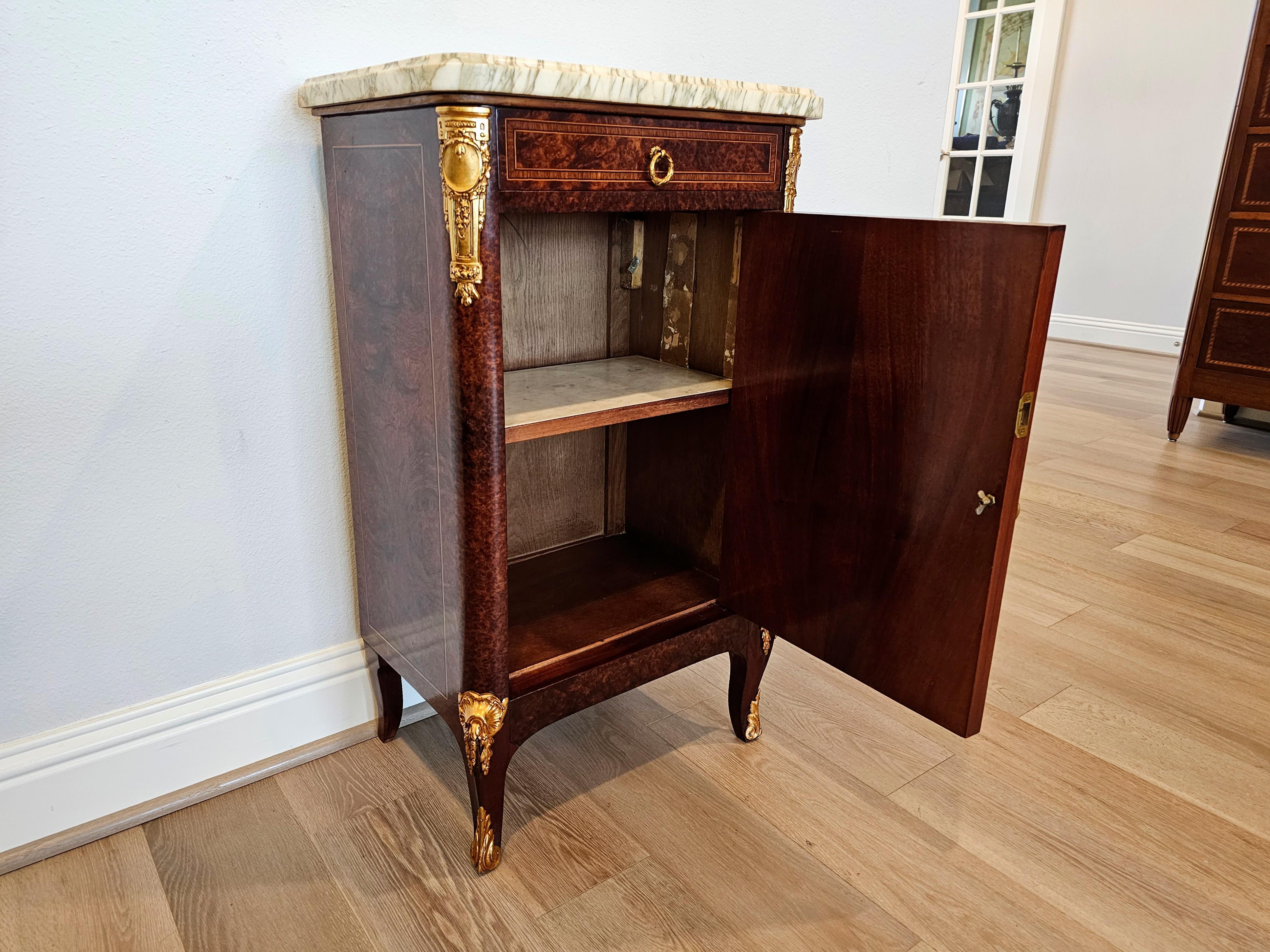 1920s French Transitional Burled Amboyna Nightstand  For Sale 8