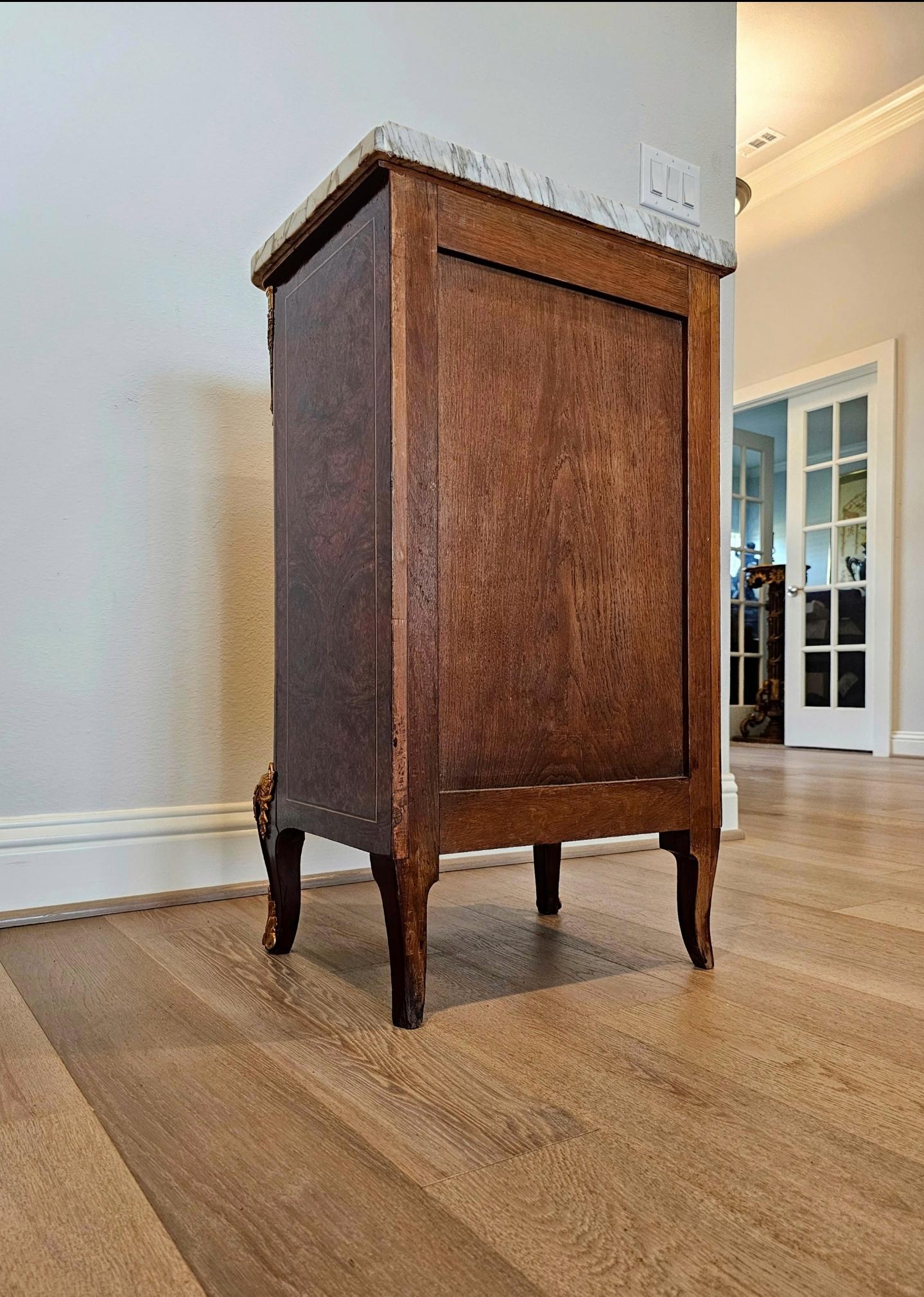 1920s French Transitional Burled Amboyna Nightstand  For Sale 11