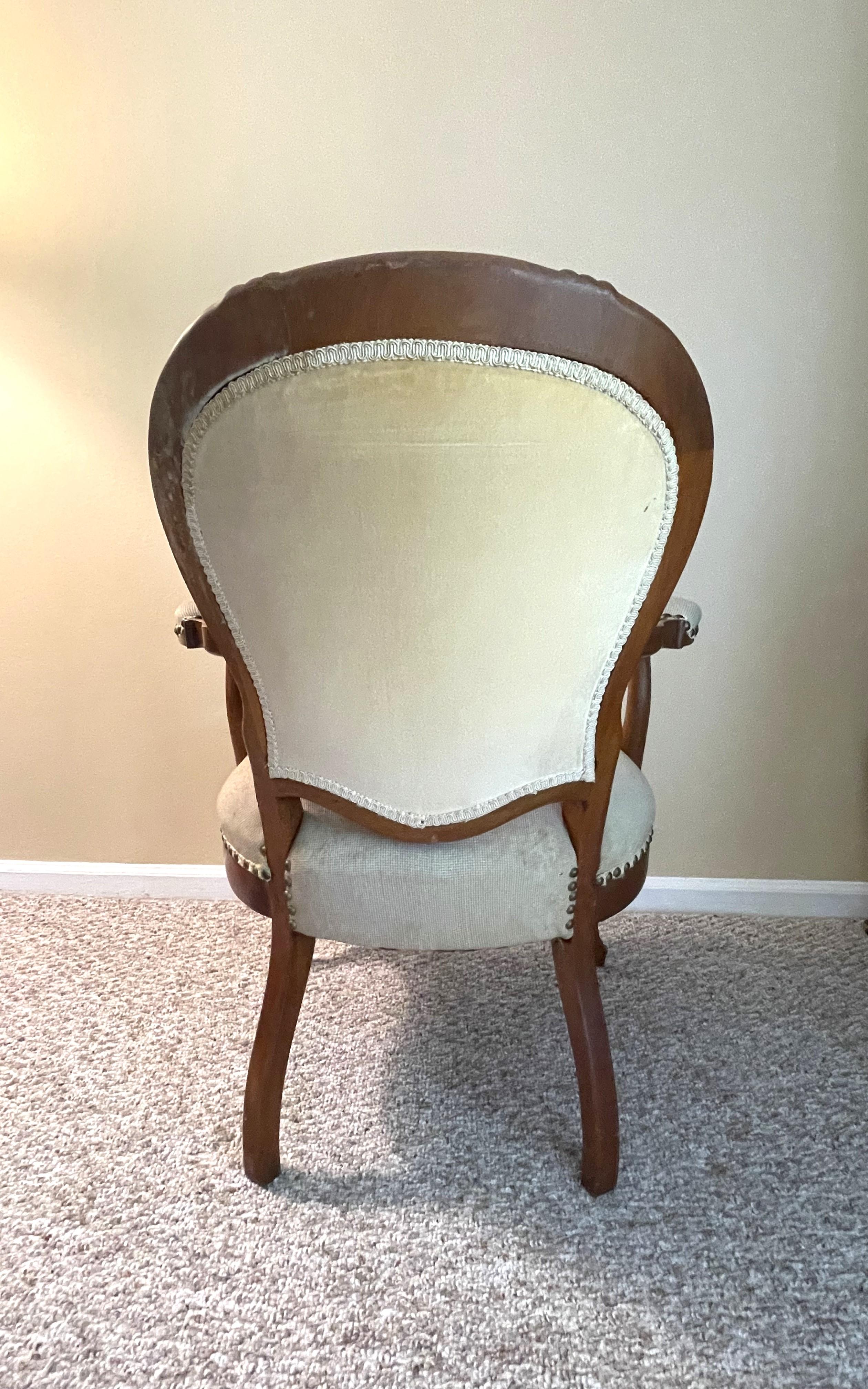 1920s French Walnut Accent Chair with Needlepoint Upholstery For Sale 1
