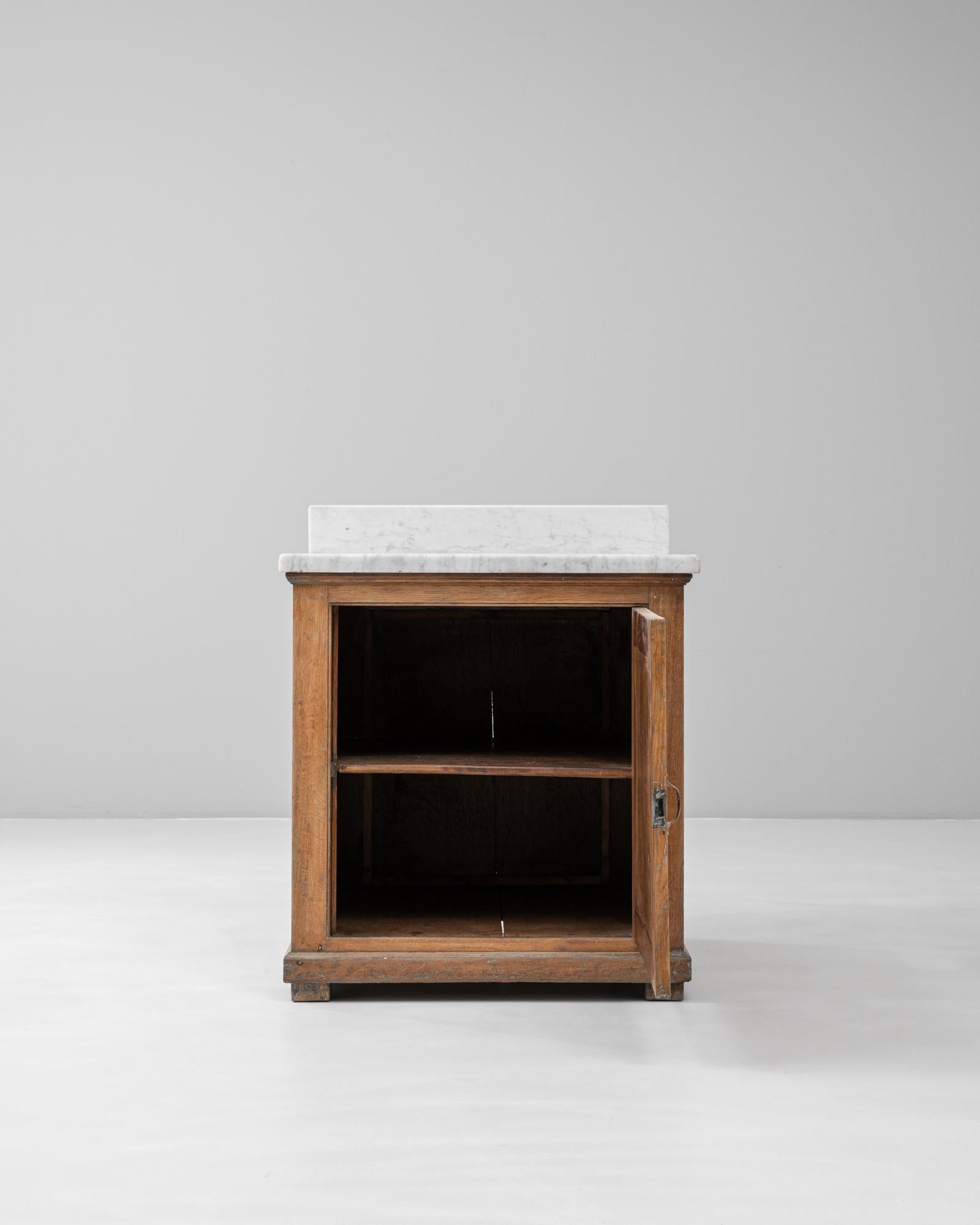 Francese Buffet francese anni '20 in legno con piano in marmo