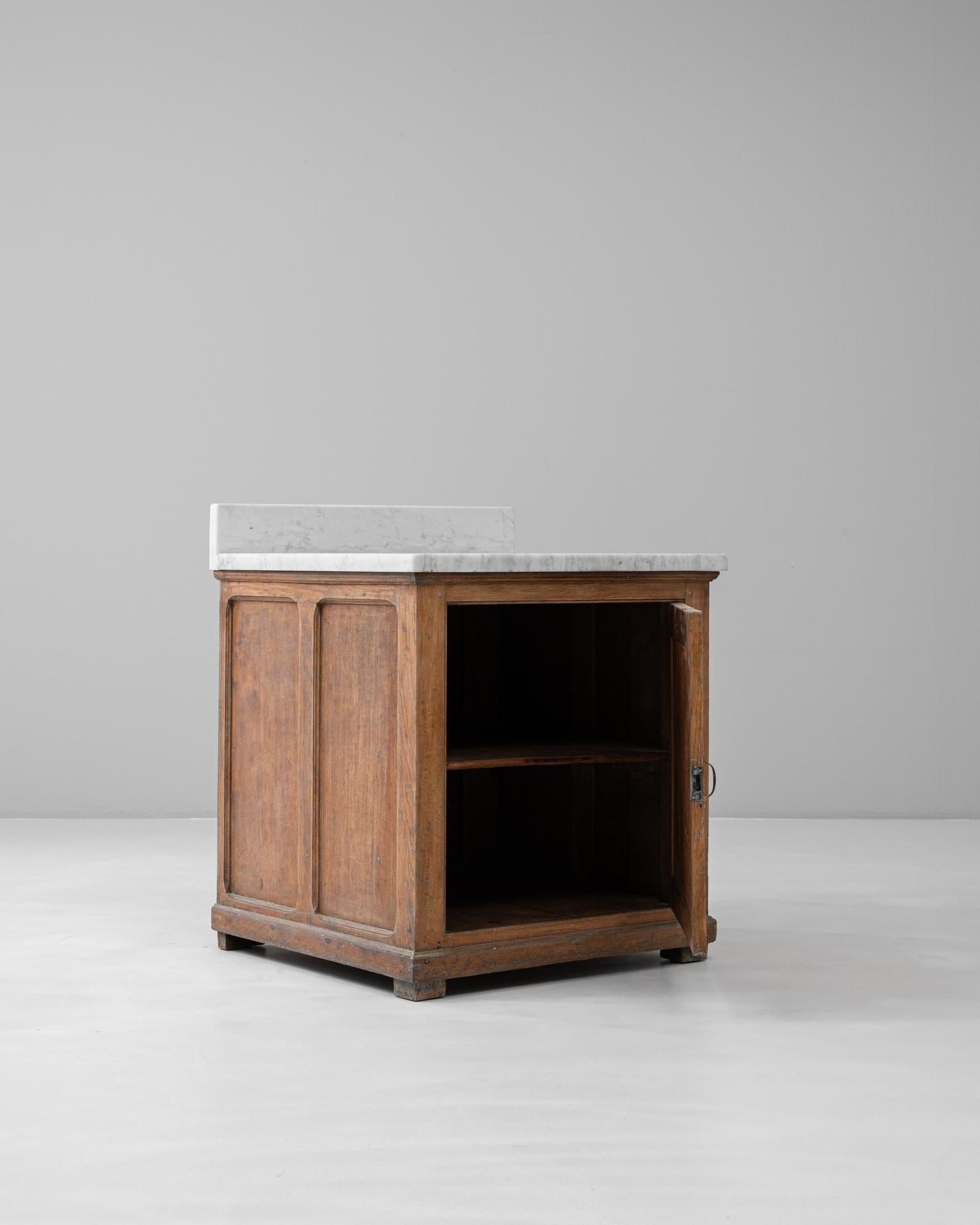 Buffet francese anni '20 in legno con piano in marmo 1